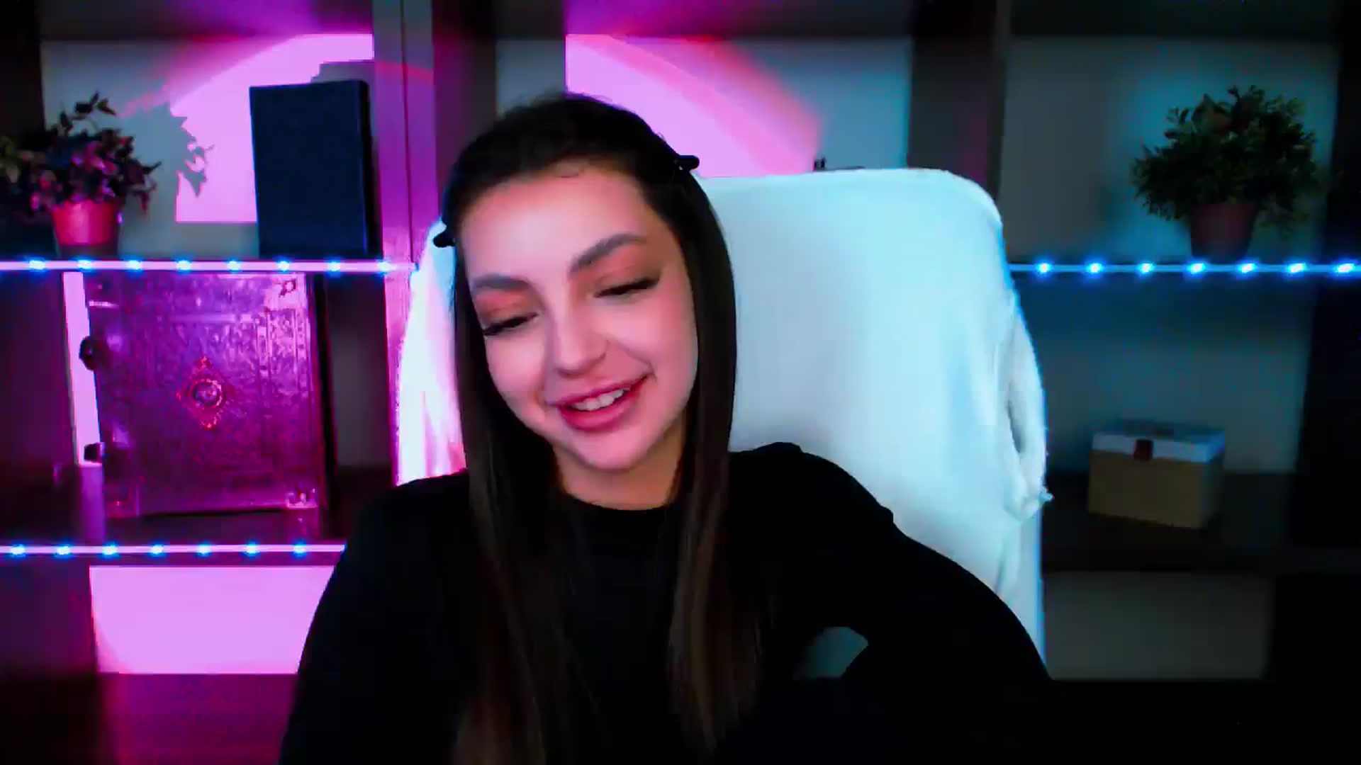 Gallery image thumbnail from Lexi_Jos's myfreecams stream on, 05/12/2025, 18:48 image 15 of 20