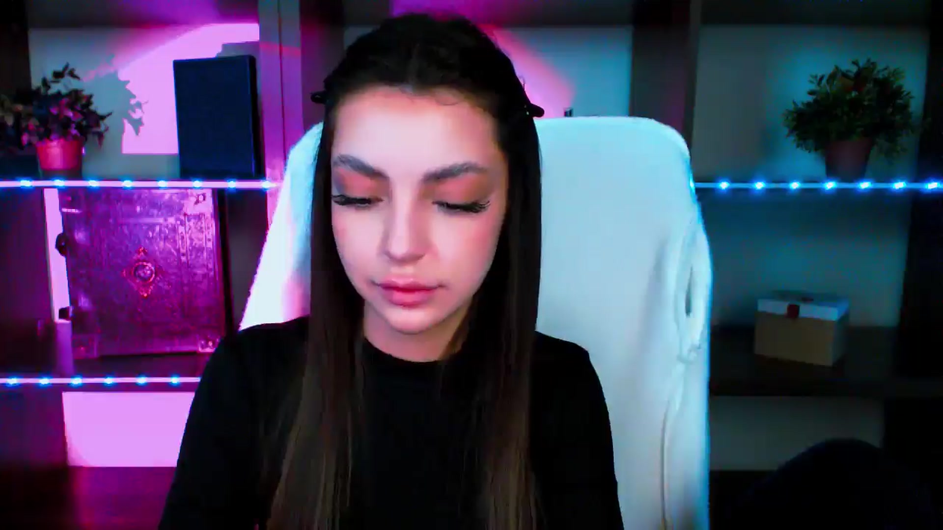 Gallery image thumbnail from Lexi_Jos's myfreecams stream on, 05/12/2025, 18:48 image 3 of 20