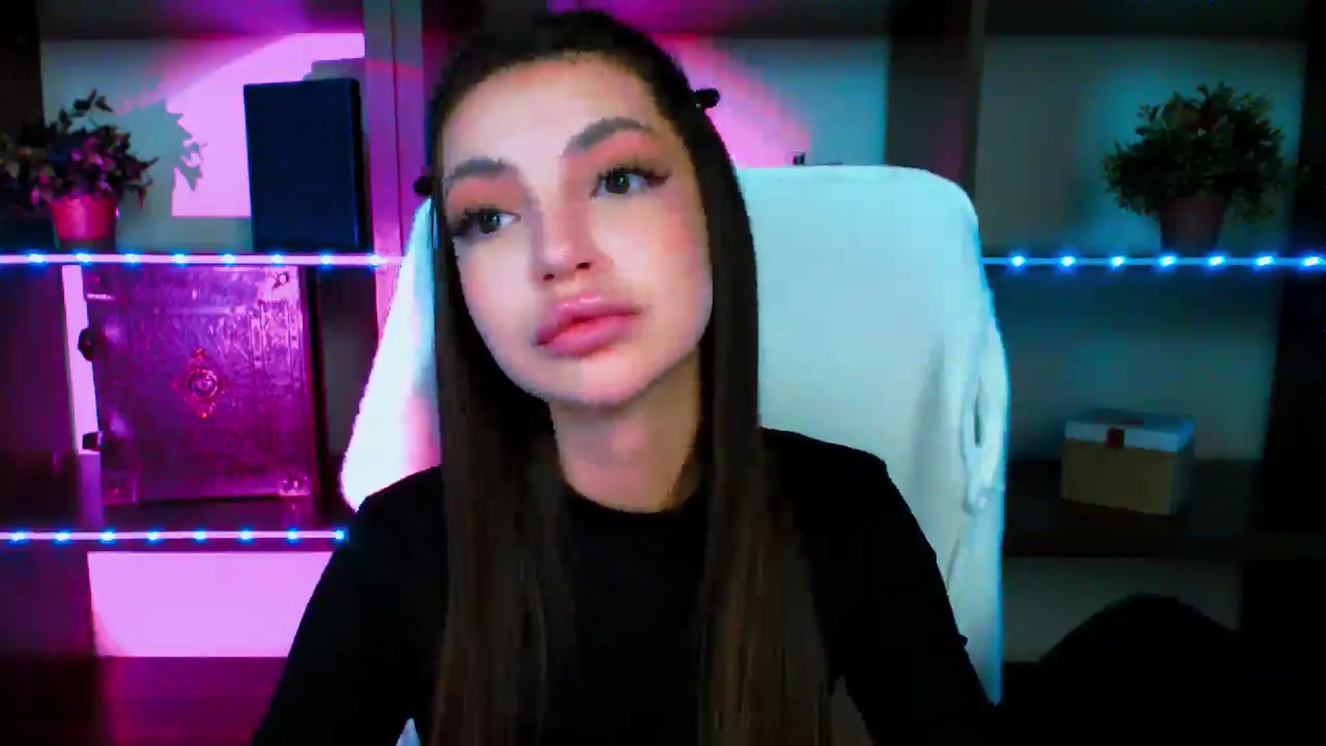 Gallery image thumbnail from Lexi_Jos's myfreecams stream on, 05/12/2025, 18:48 image 2 of 20