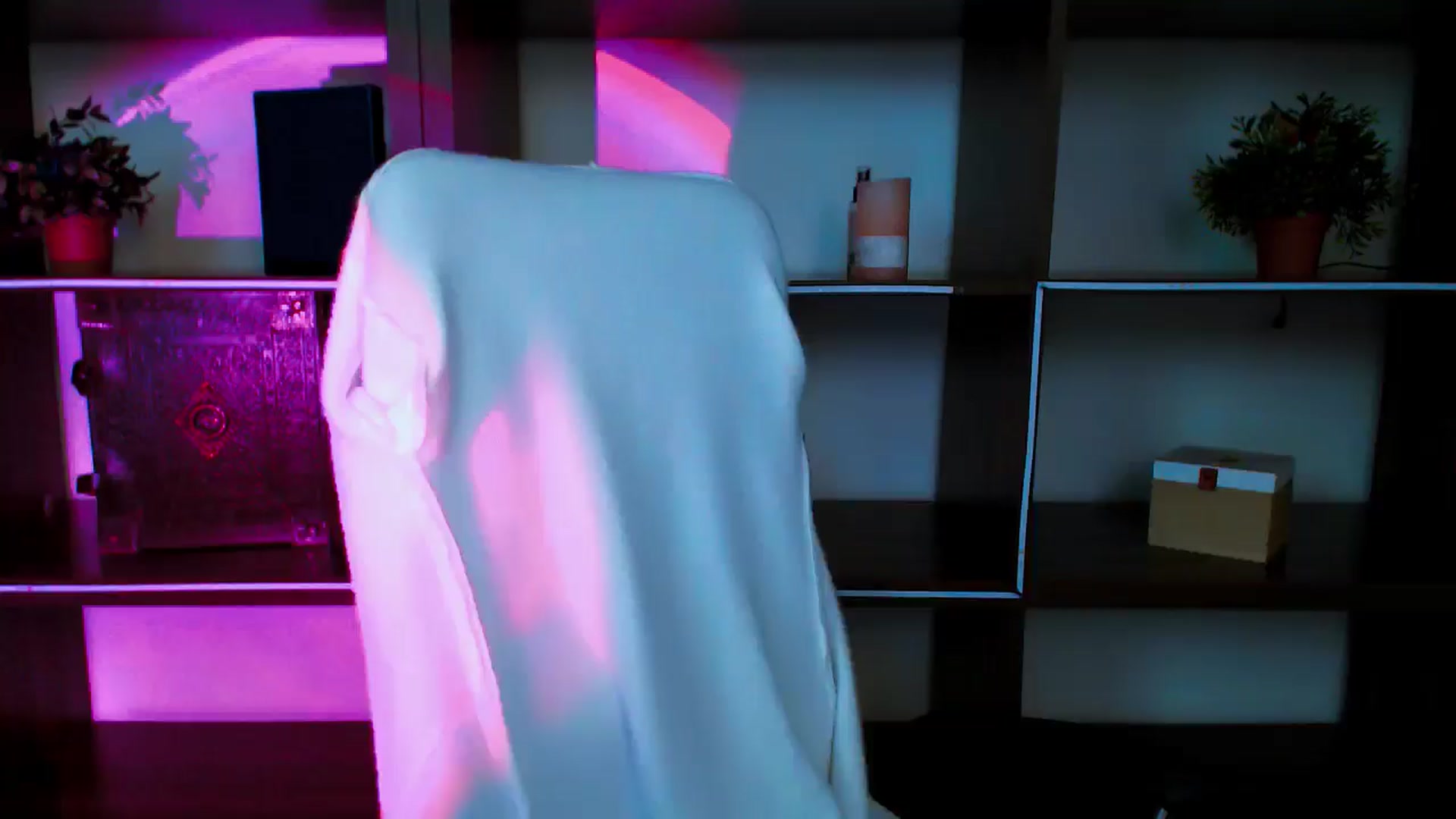 Gallery image thumbnail from Lexi_Jos's myfreecams stream on, 05/13/2025, 13:30 image 7 of 20