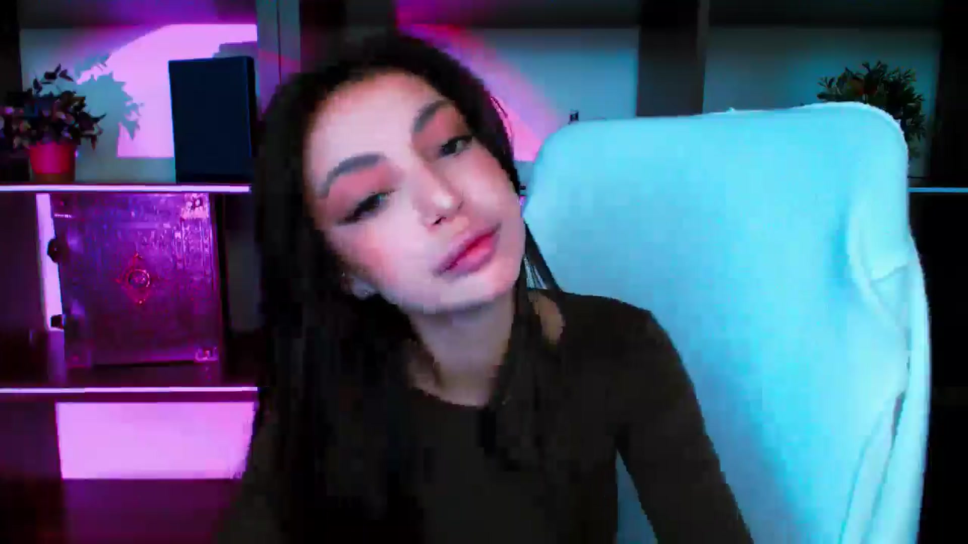 Gallery image thumbnail from Lexi_Jos's myfreecams stream on, 05/13/2025, 13:30 image 5 of 20