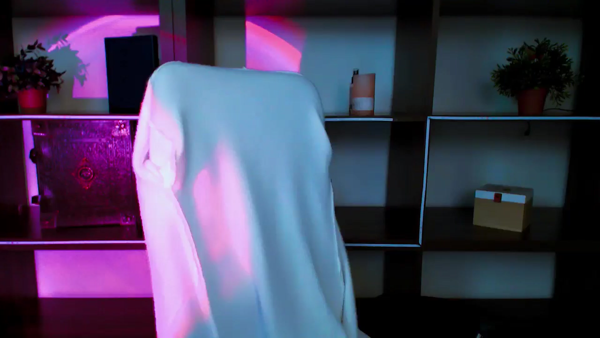Gallery image thumbnail from Lexi_Jos's myfreecams stream on, 05/13/2025, 13:30 image 8 of 20