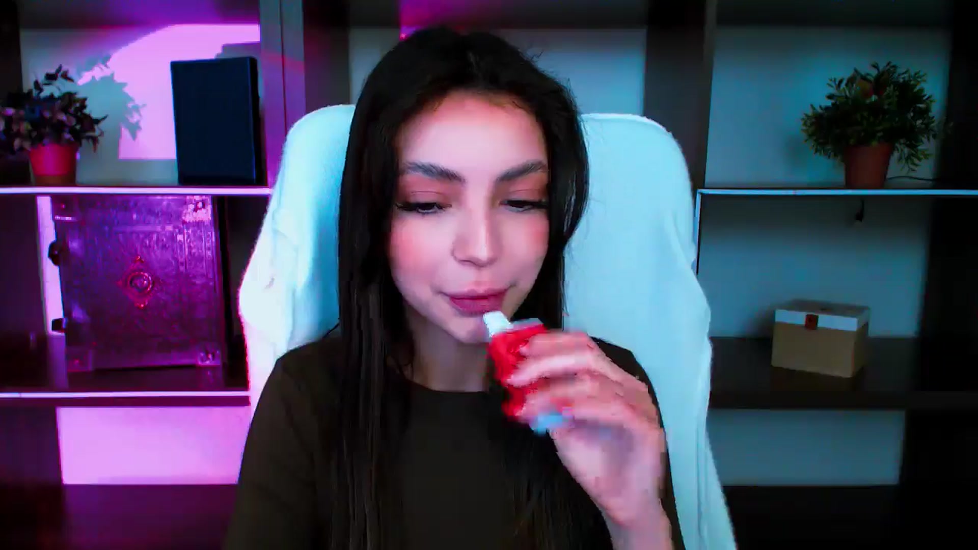 Gallery image thumbnail from Lexi_Jos's myfreecams stream on, 05/13/2025, 13:30 image 15 of 20