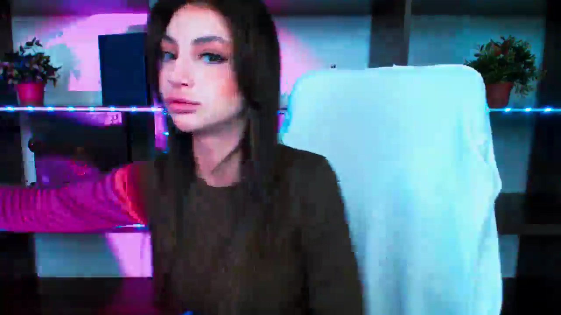 Gallery image thumbnail from Lexi_Jos's myfreecams stream on, 05/13/2025, 13:30 image 19 of 20