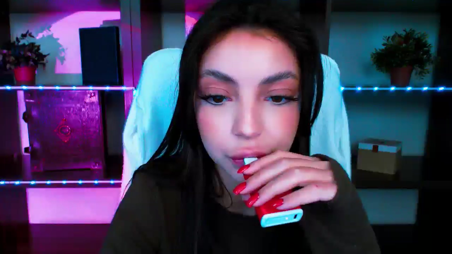 Gallery image thumbnail from Lexi_Jos's myfreecams stream on, 05/13/2025, 15:57 image 3 of 20