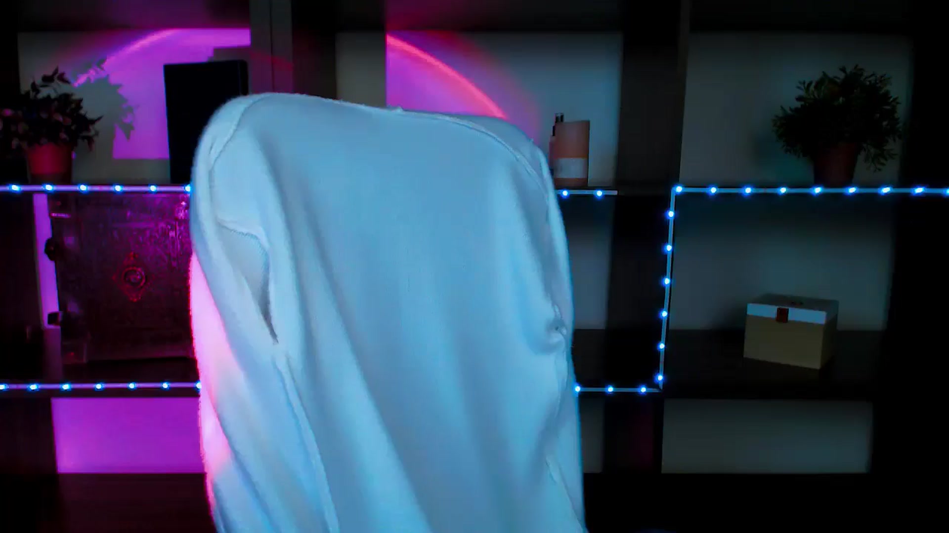 Gallery image thumbnail from Lexi_Jos's myfreecams stream on, 05/13/2025, 15:57 image 14 of 20