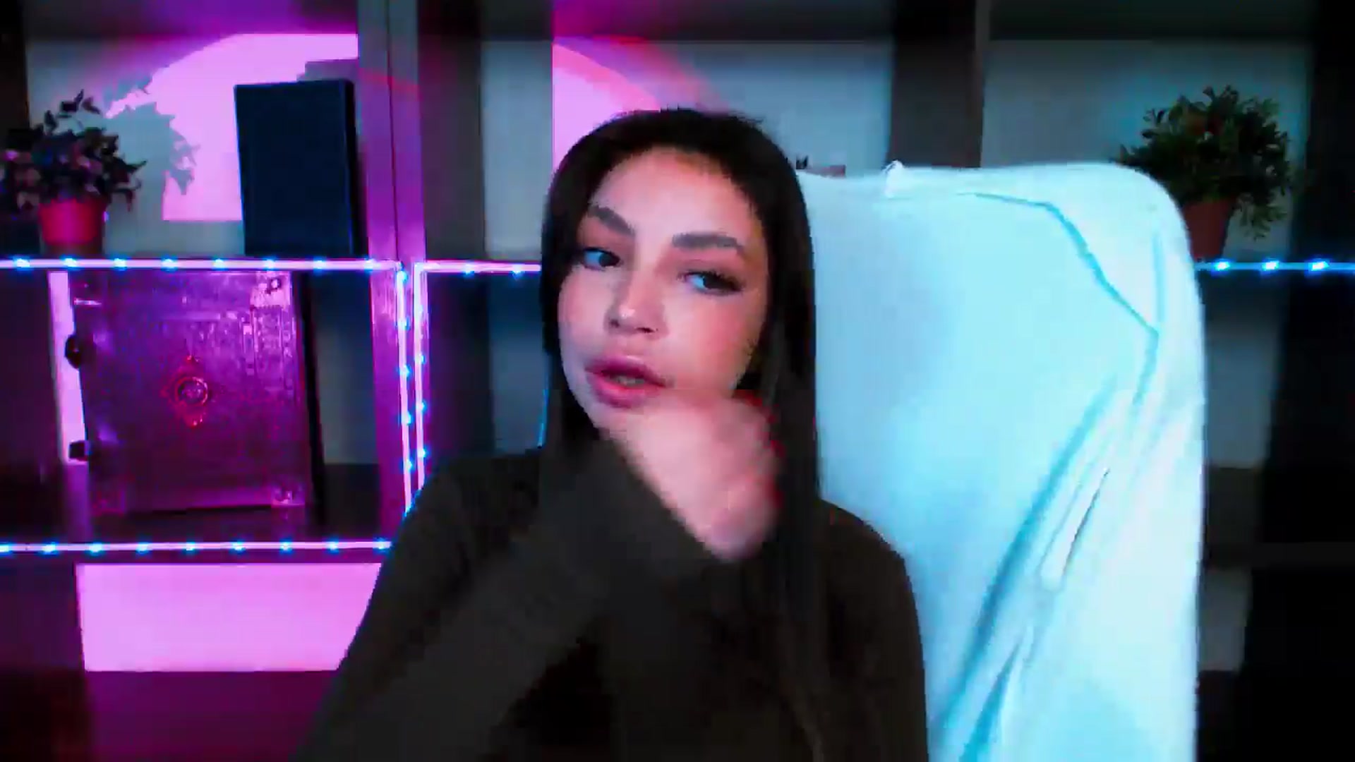 Gallery image thumbnail from Lexi_Jos's myfreecams stream on, 05/13/2025, 15:57 image 13 of 20