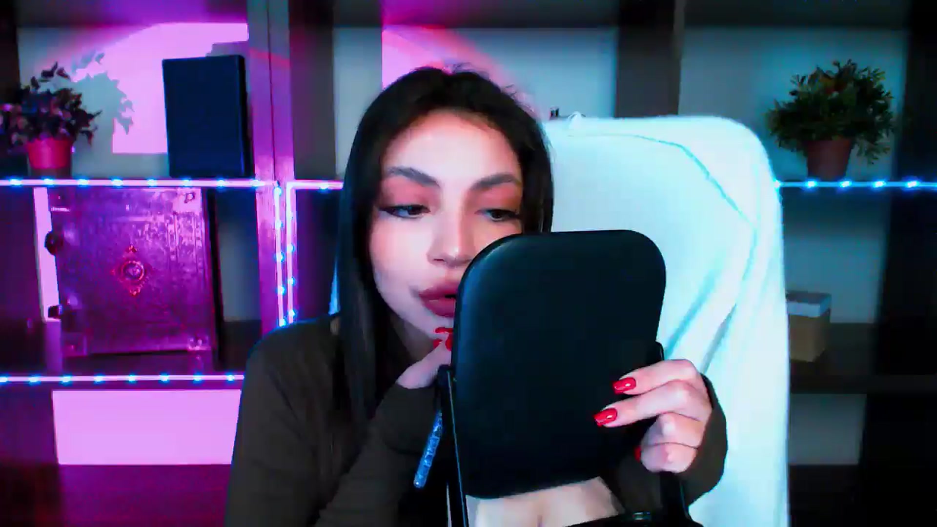Gallery image thumbnail from Lexi_Jos's myfreecams stream on, 05/13/2025, 15:57 image 19 of 20