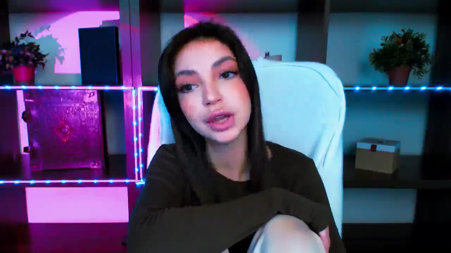 Gallery image thumbnail from Lexi_Jos's myfreecams stream on, 05/13/2025, 15:57 image 9 of 20