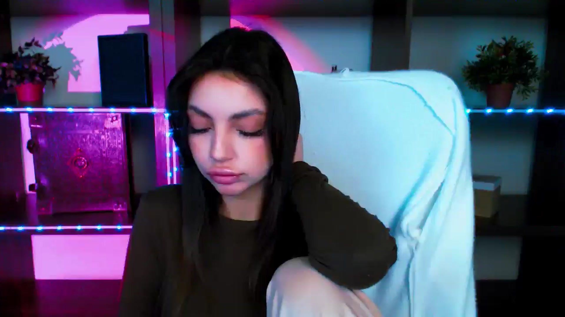 Gallery image thumbnail from Lexi_Jos's myfreecams stream on, 05/13/2025, 15:57 image 16 of 20