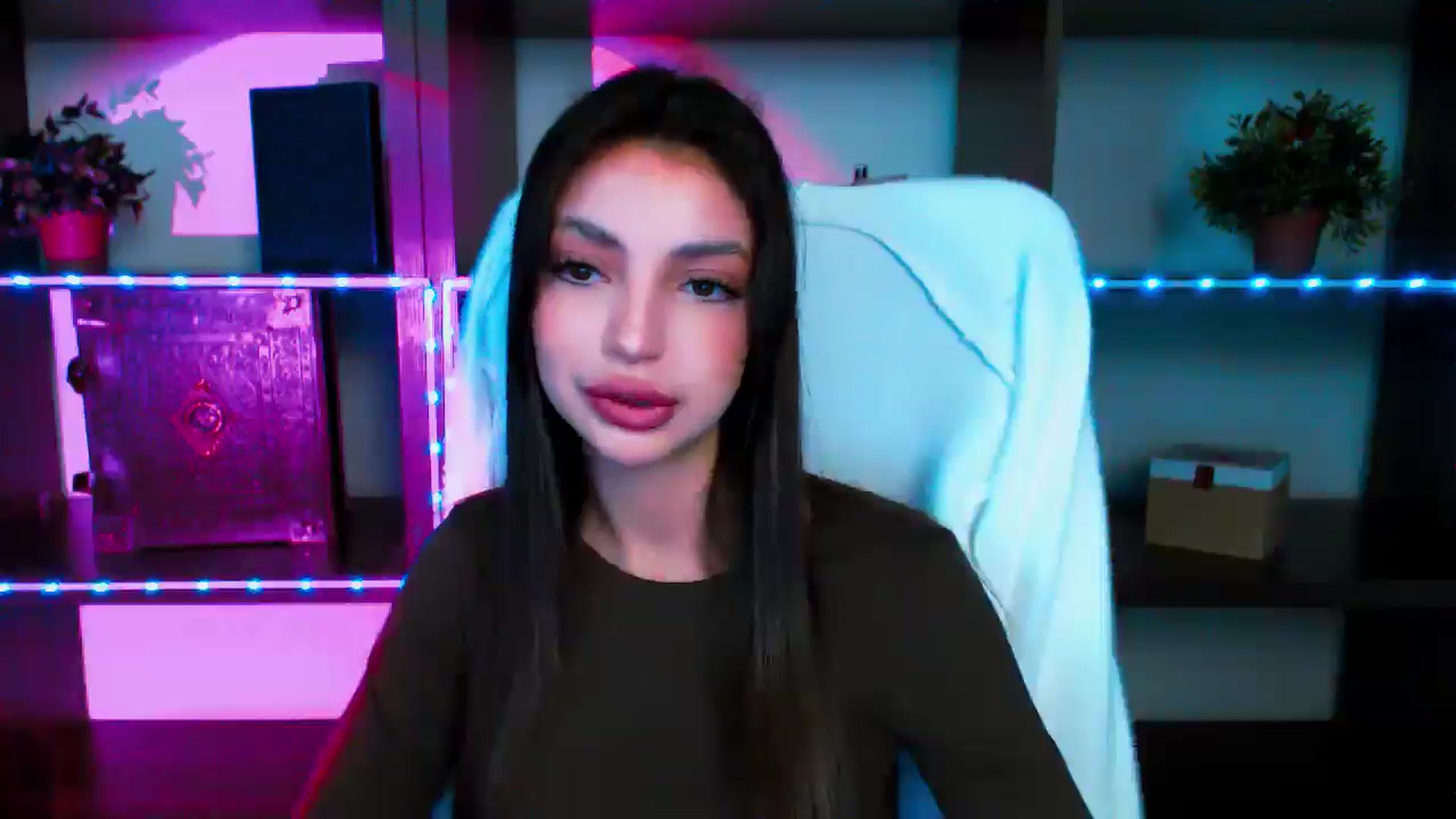 Gallery image thumbnail from Lexi_Jos's myfreecams stream on, 05/13/2025, 17:14 image 20 of 20