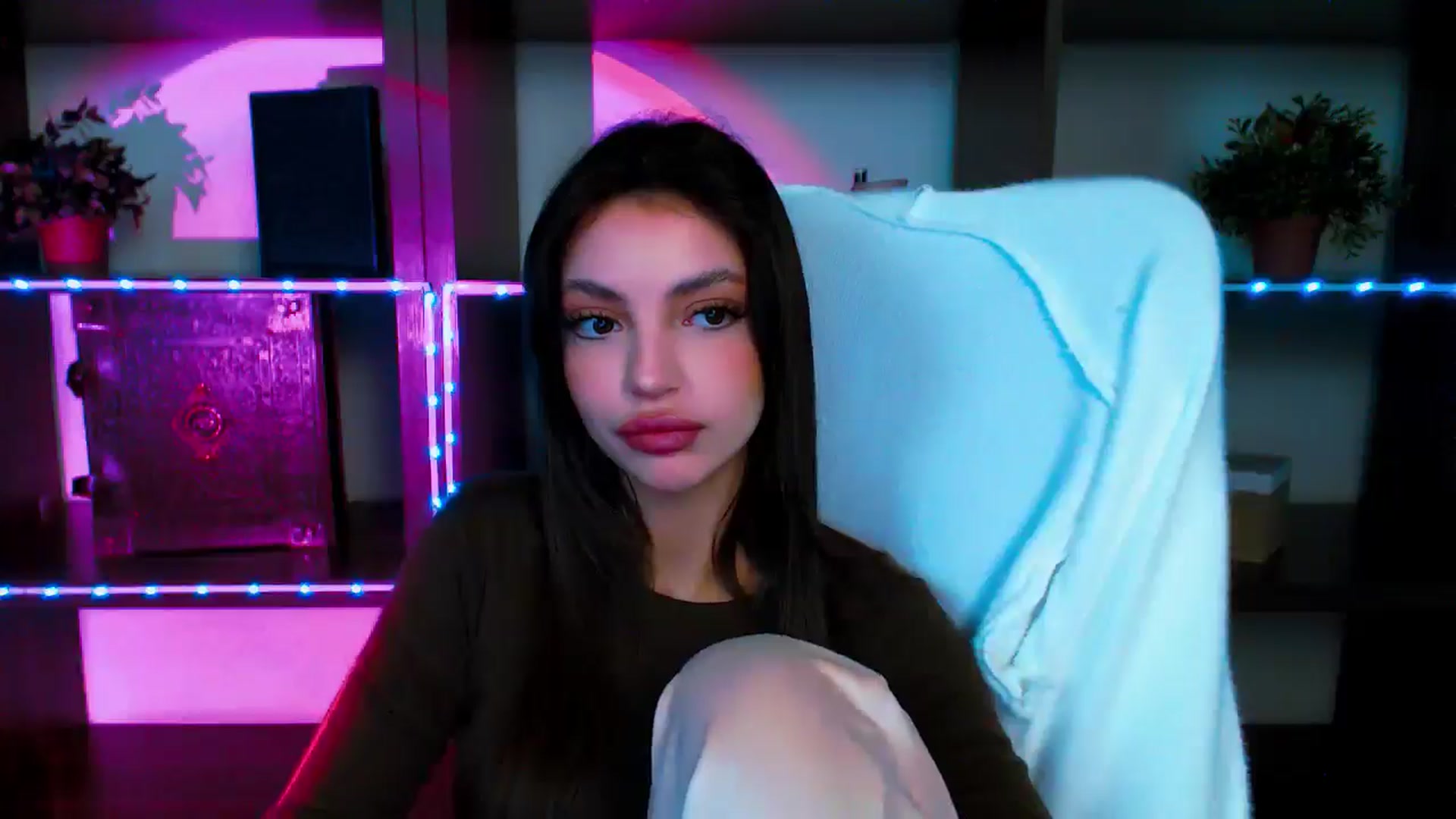 Gallery image thumbnail from Lexi_Jos's myfreecams stream on, 05/13/2025, 17:14 image 19 of 20