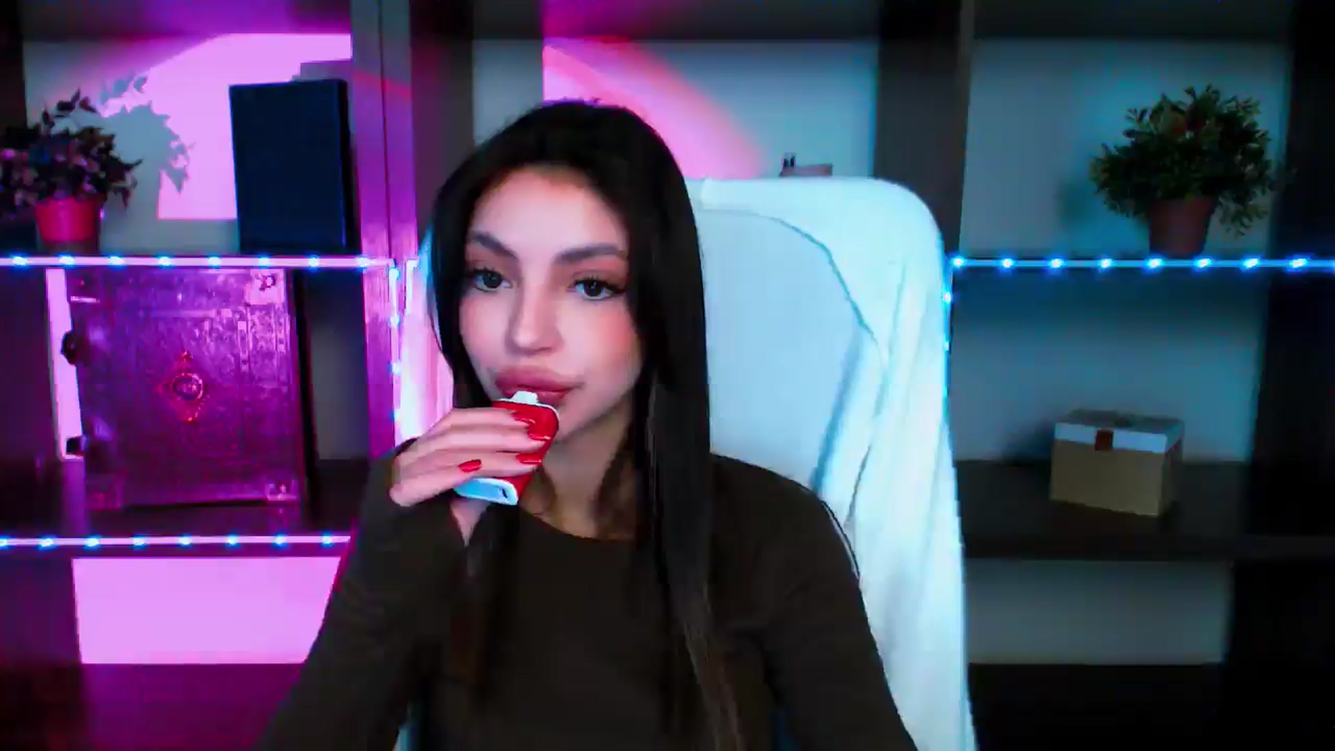 Gallery image thumbnail from Lexi_Jos's myfreecams stream on, 05/13/2025, 17:14 image 14 of 20