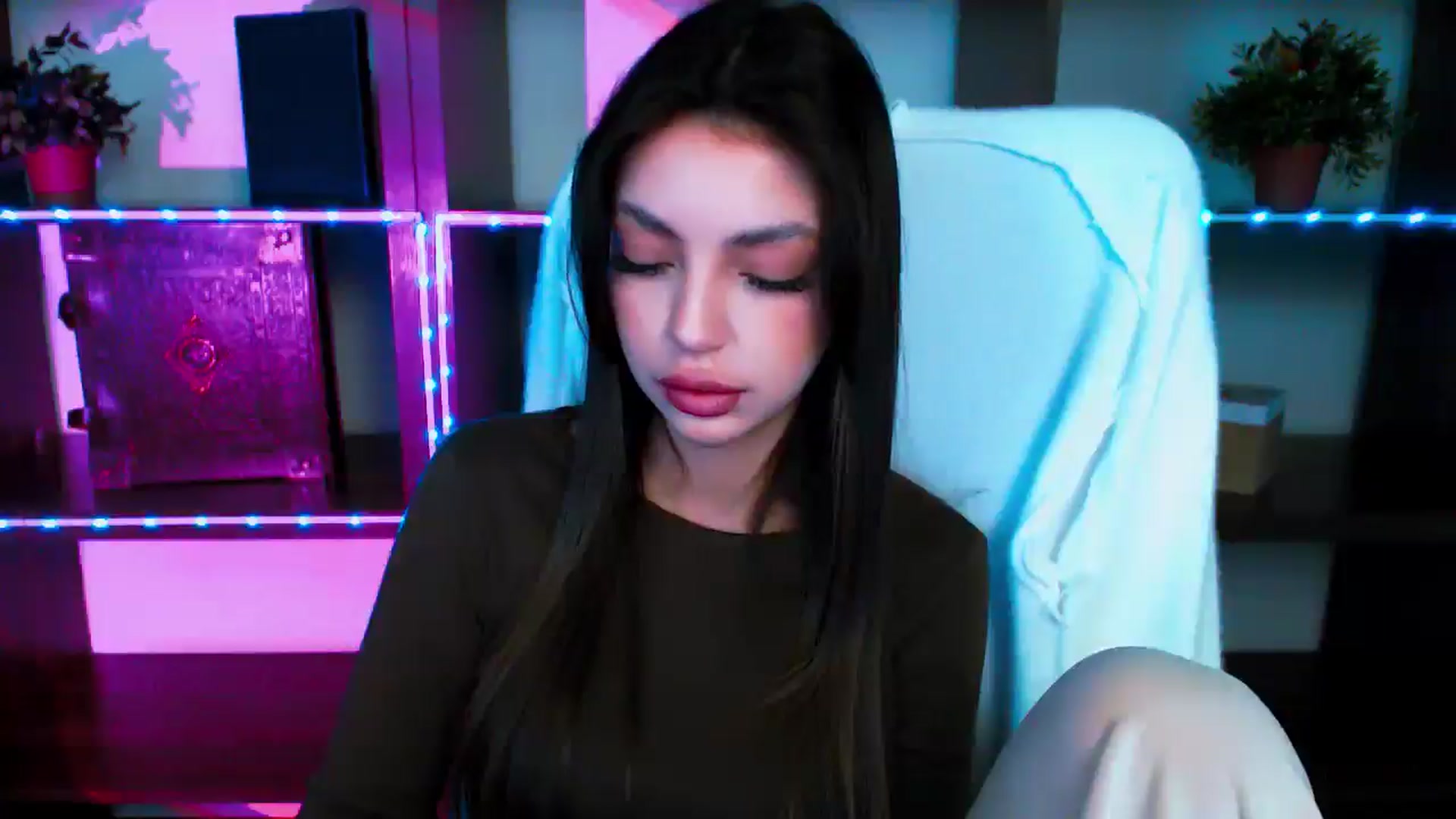 Gallery image thumbnail from Lexi_Jos's myfreecams stream on, 05/13/2025, 17:14 image 3 of 20