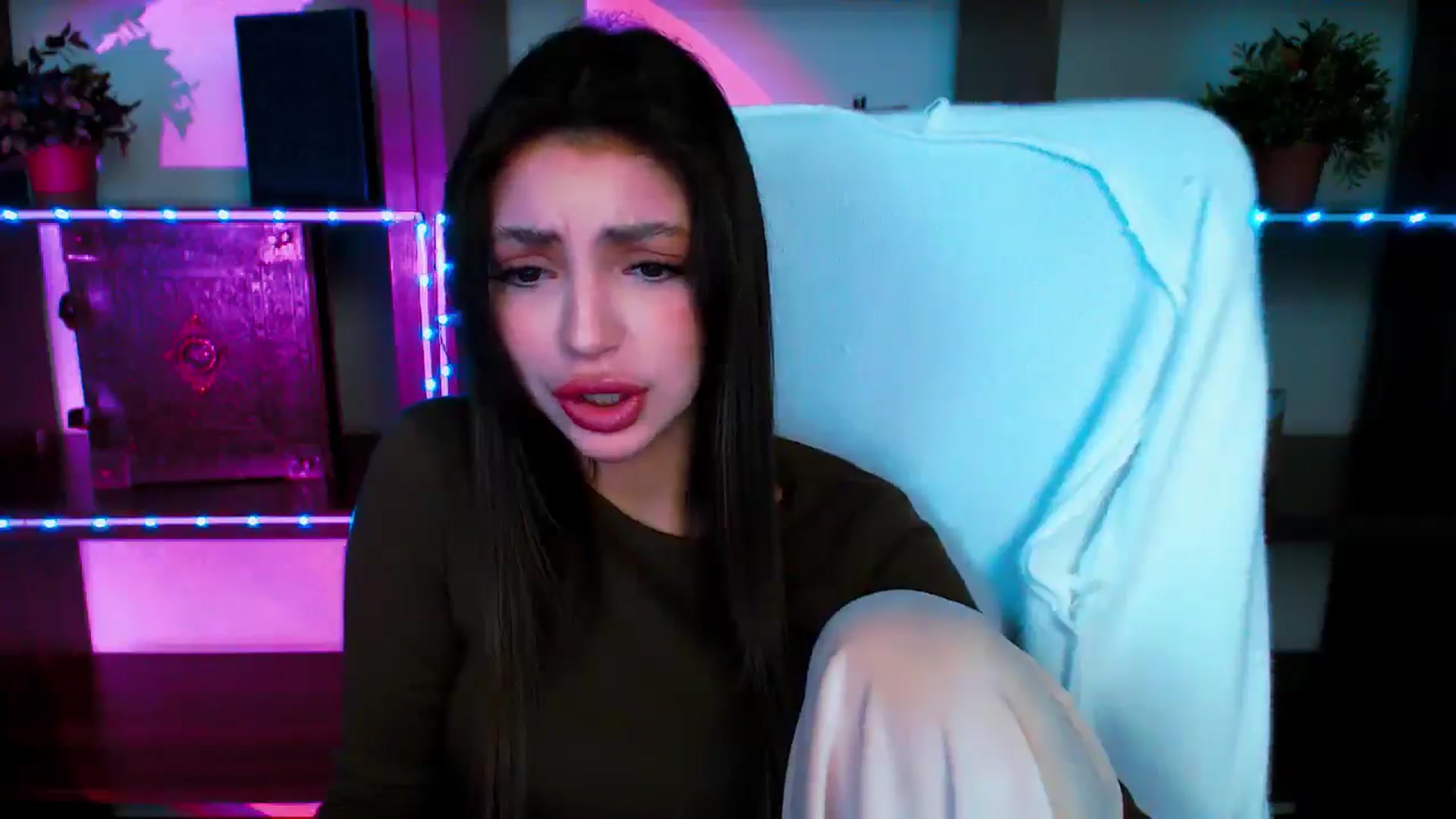 Gallery image thumbnail from Lexi_Jos's myfreecams stream on, 05/13/2025, 17:14 image 5 of 20