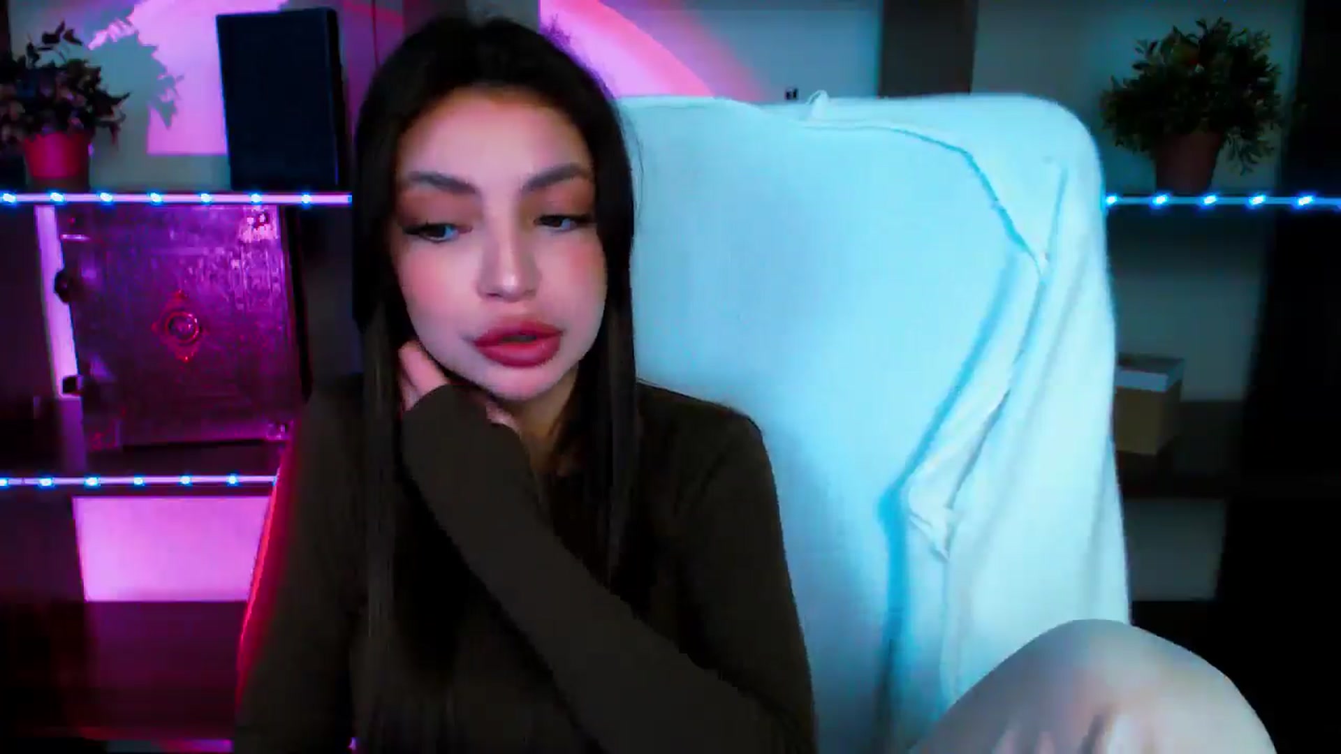 Gallery image thumbnail from Lexi_Jos's myfreecams stream on, 05/13/2025, 17:14 image 4 of 20