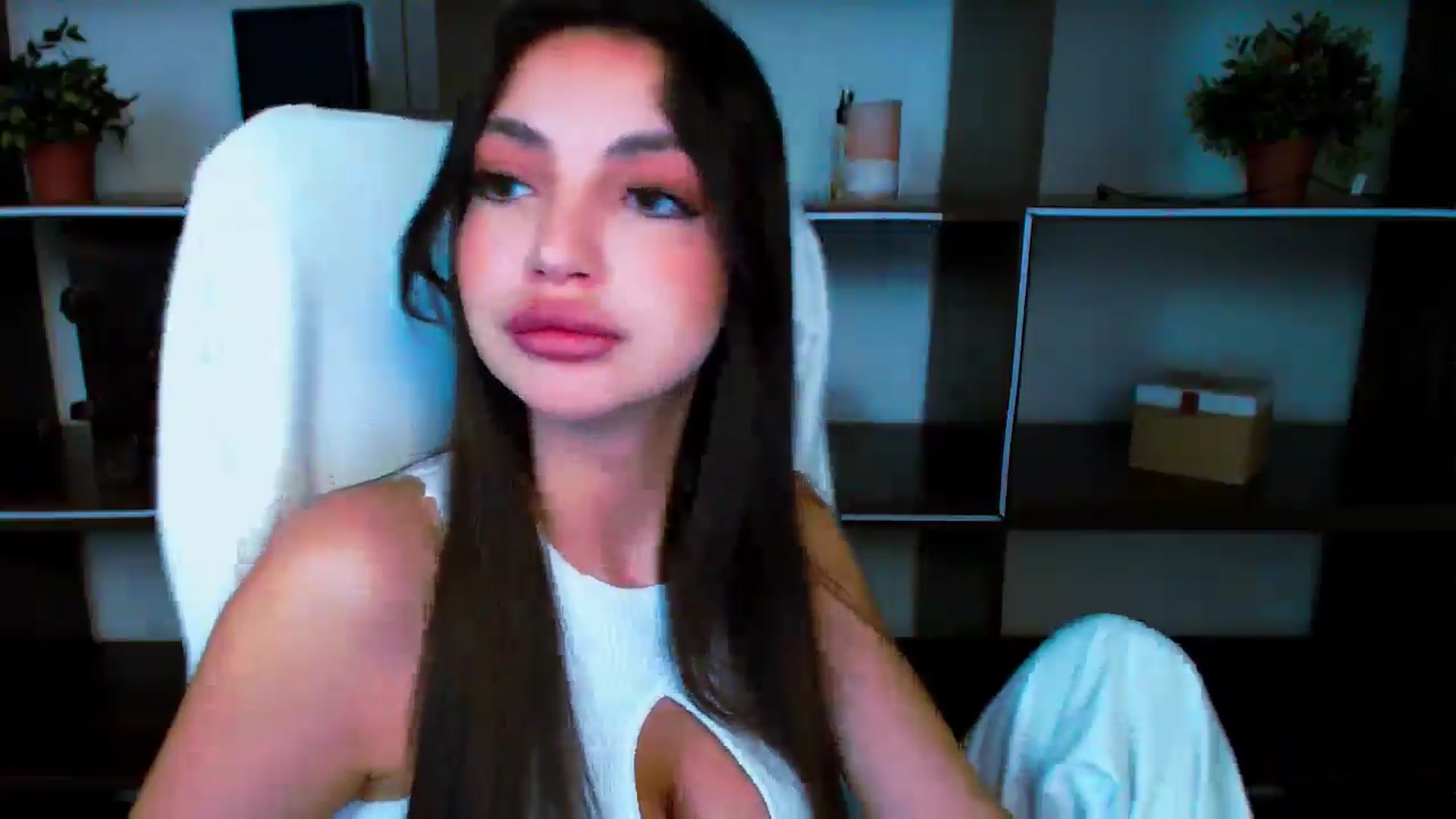 Gallery image thumbnail from Lexi_Jos's myfreecams stream on, 05/14/2025, 16:34 image 13 of 20