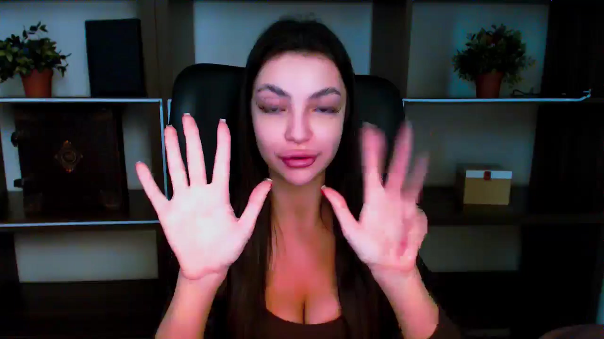 Gallery image thumbnail from Lexi_Jos's myfreecams stream on, 05/16/2025, 18:47 image 4 of 20