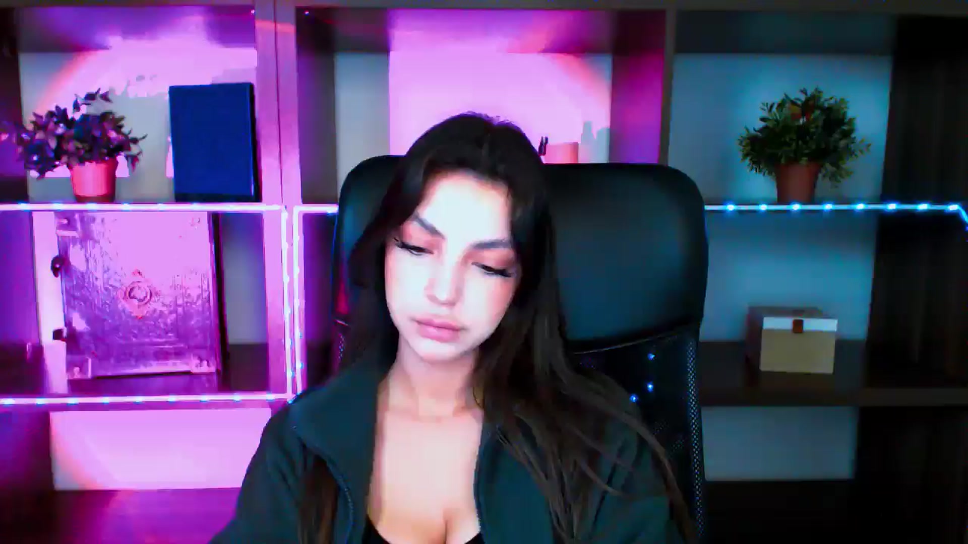 Gallery image thumbnail from Lexi_Jos's myfreecams stream on, 05/17/2025, 16:45 image 3 of 20
