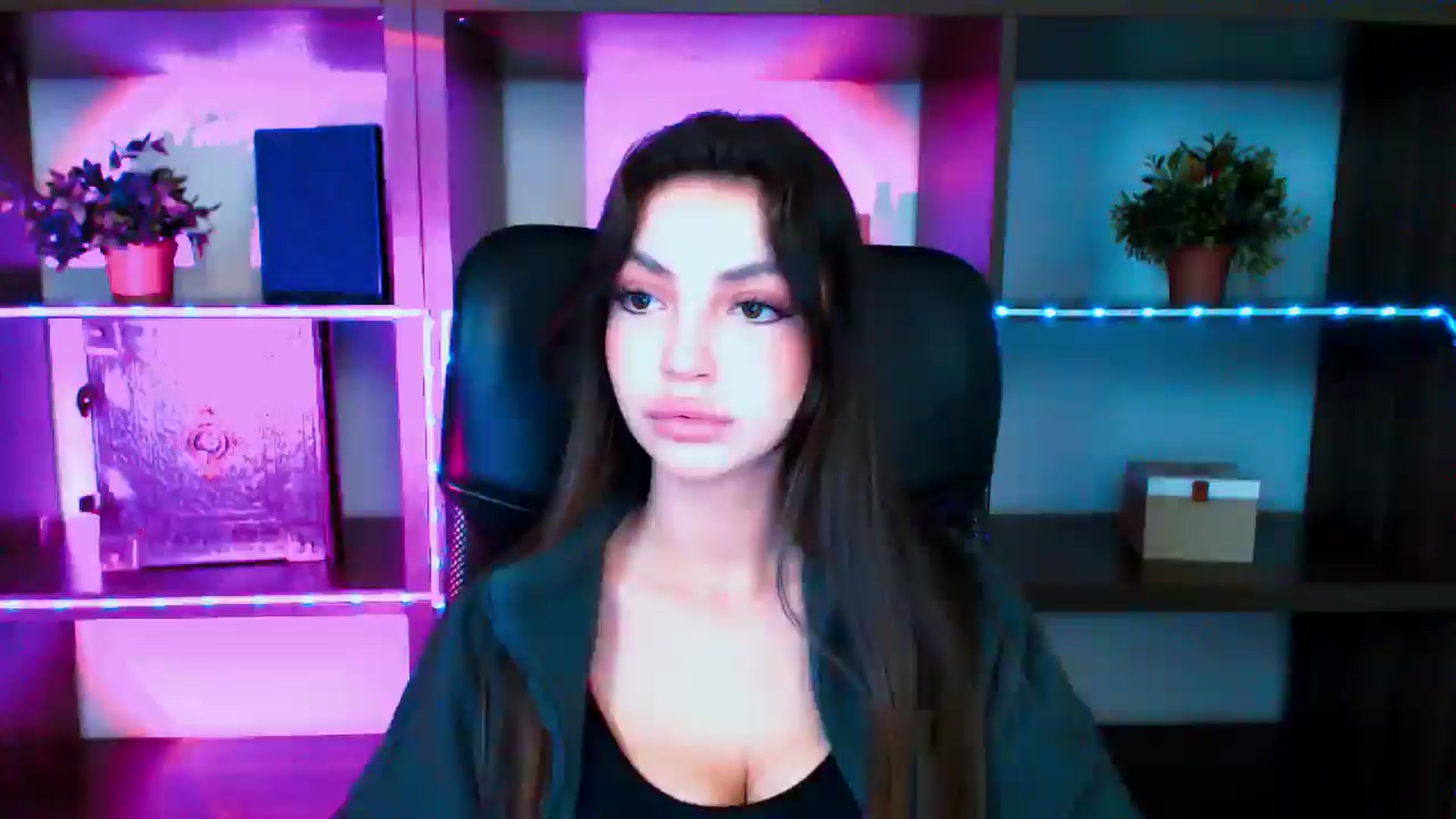 Gallery image thumbnail from Lexi_Jos's myfreecams stream on, 05/17/2025, 16:45 image 1 of 20