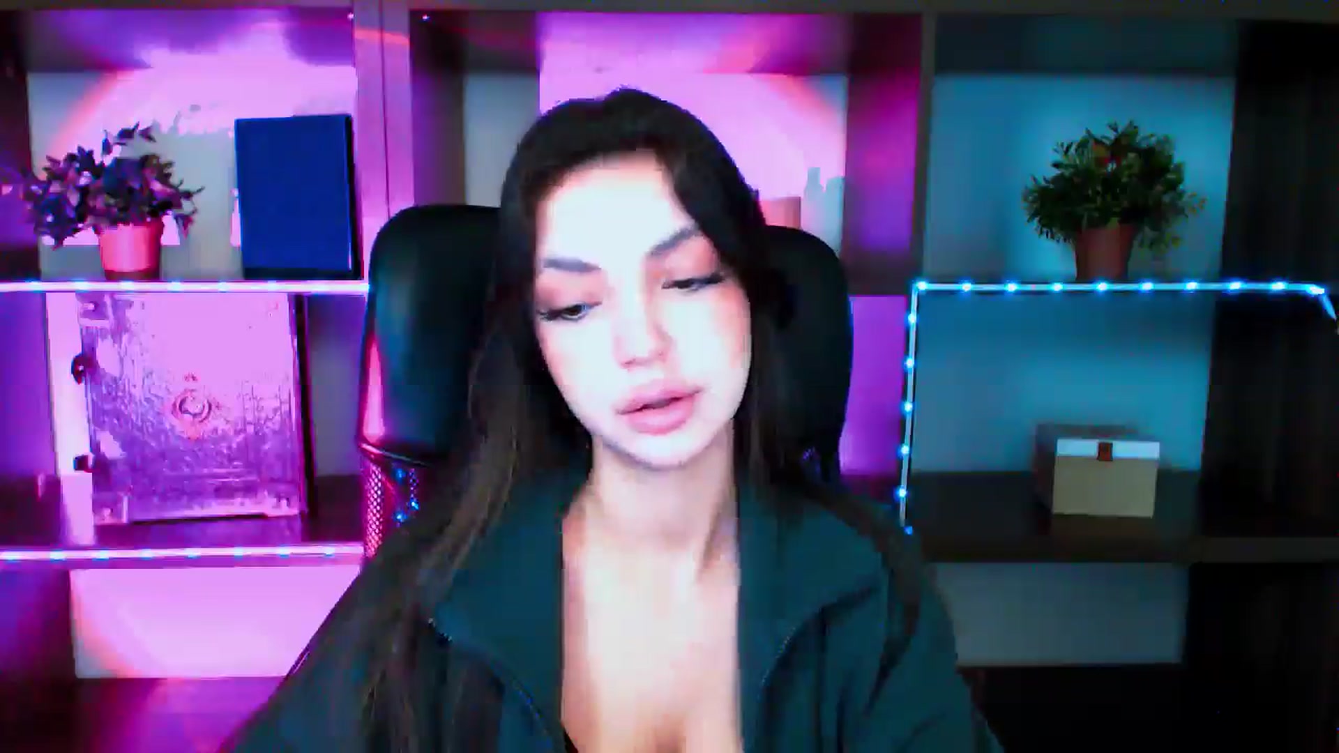 Gallery image thumbnail from Lexi_Jos's myfreecams stream on, 05/17/2025, 16:45 image 7 of 20