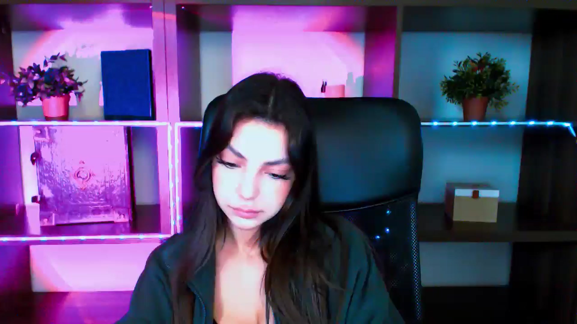 Gallery image thumbnail from Lexi_Jos's myfreecams stream on, 05/17/2025, 16:45 image 6 of 20