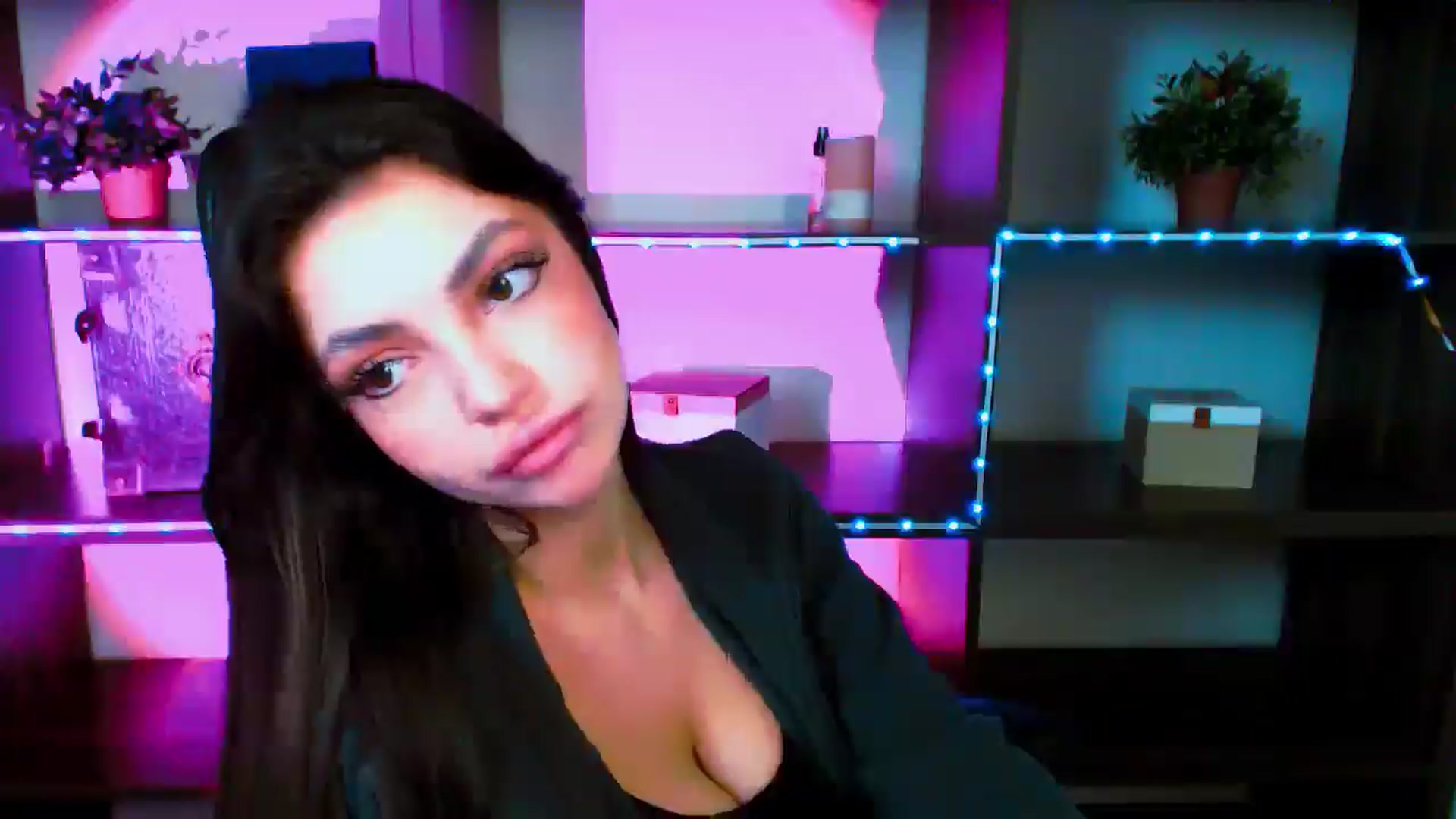 Gallery image thumbnail from Lexi_Jos's myfreecams stream on, 05/17/2025, 18:01 image 18 of 20