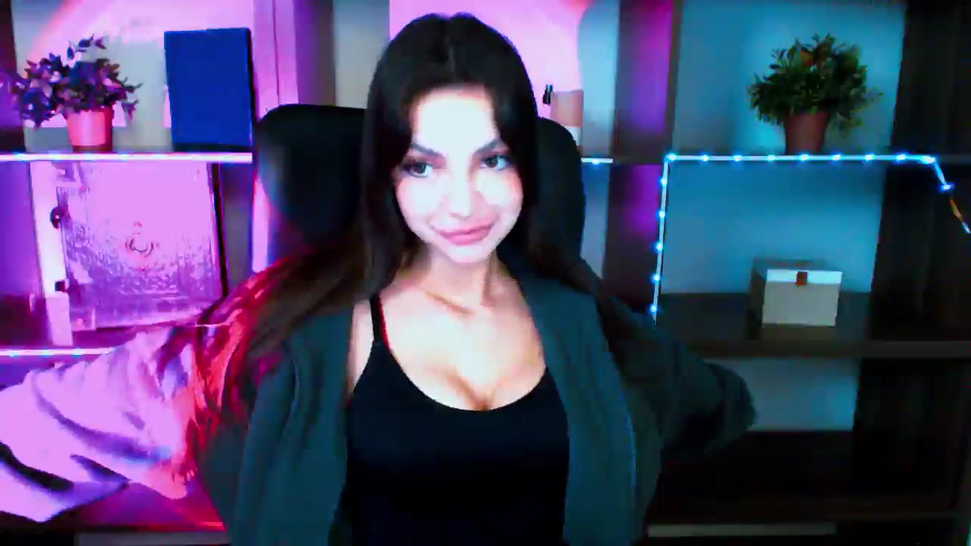 Gallery image thumbnail from Lexi_Jos's myfreecams stream on, 05/17/2025, 18:01 image 8 of 20