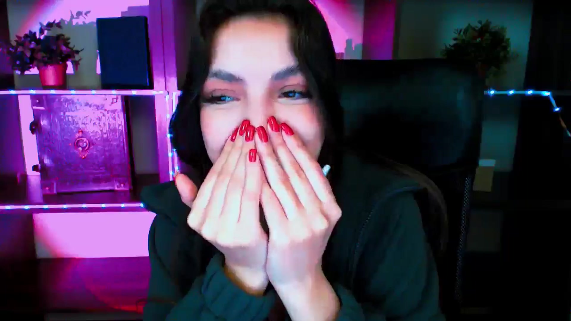 Gallery image thumbnail from Lexi_Jos's myfreecams stream on, 05/17/2025, 18:01 image 2 of 20