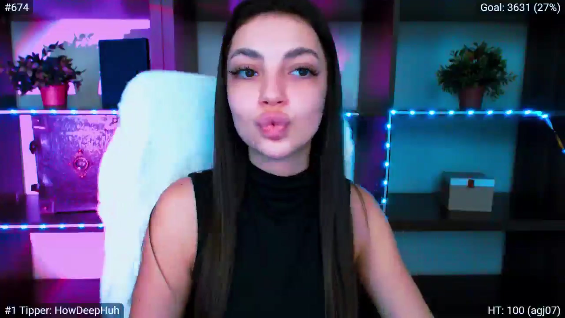 Gallery image thumbnail from Lexi_Jos's myfreecams stream on, 05/18/2025, 16:03 image 10 of 20