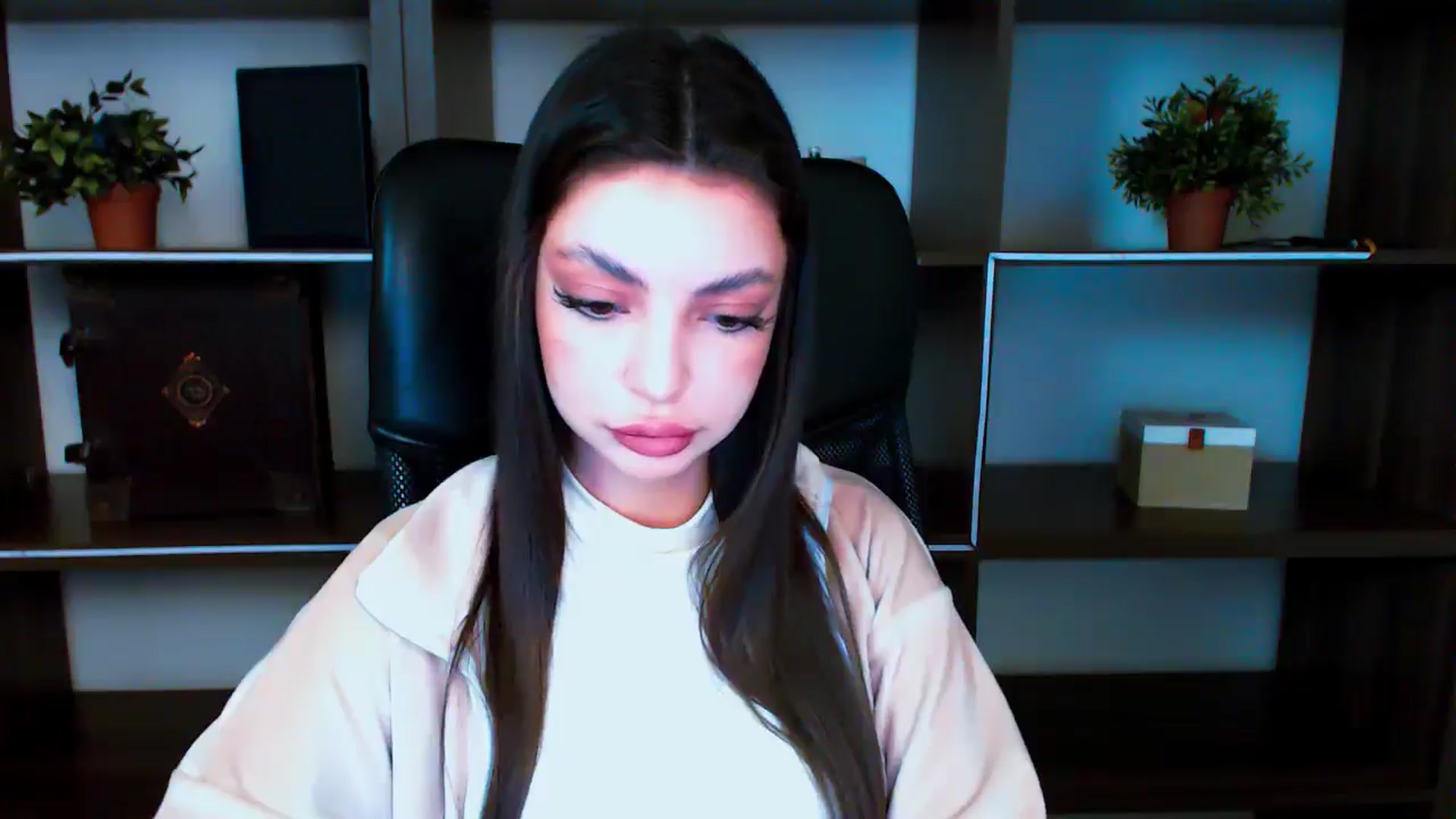 Gallery image thumbnail from Lexi_Jos's myfreecams stream on, 05/19/2025, 15:00 image 3 of 20