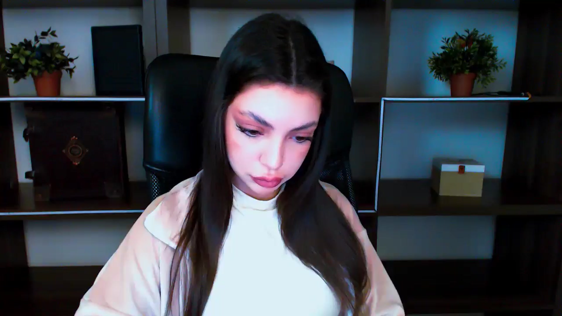 Gallery image thumbnail from Lexi_Jos's myfreecams stream on, 05/19/2025, 15:00 image 2 of 20