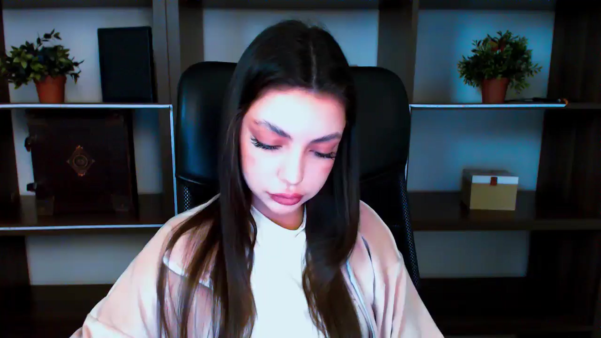 Gallery image thumbnail from Lexi_Jos's myfreecams stream on, 05/19/2025, 15:00 image 7 of 20