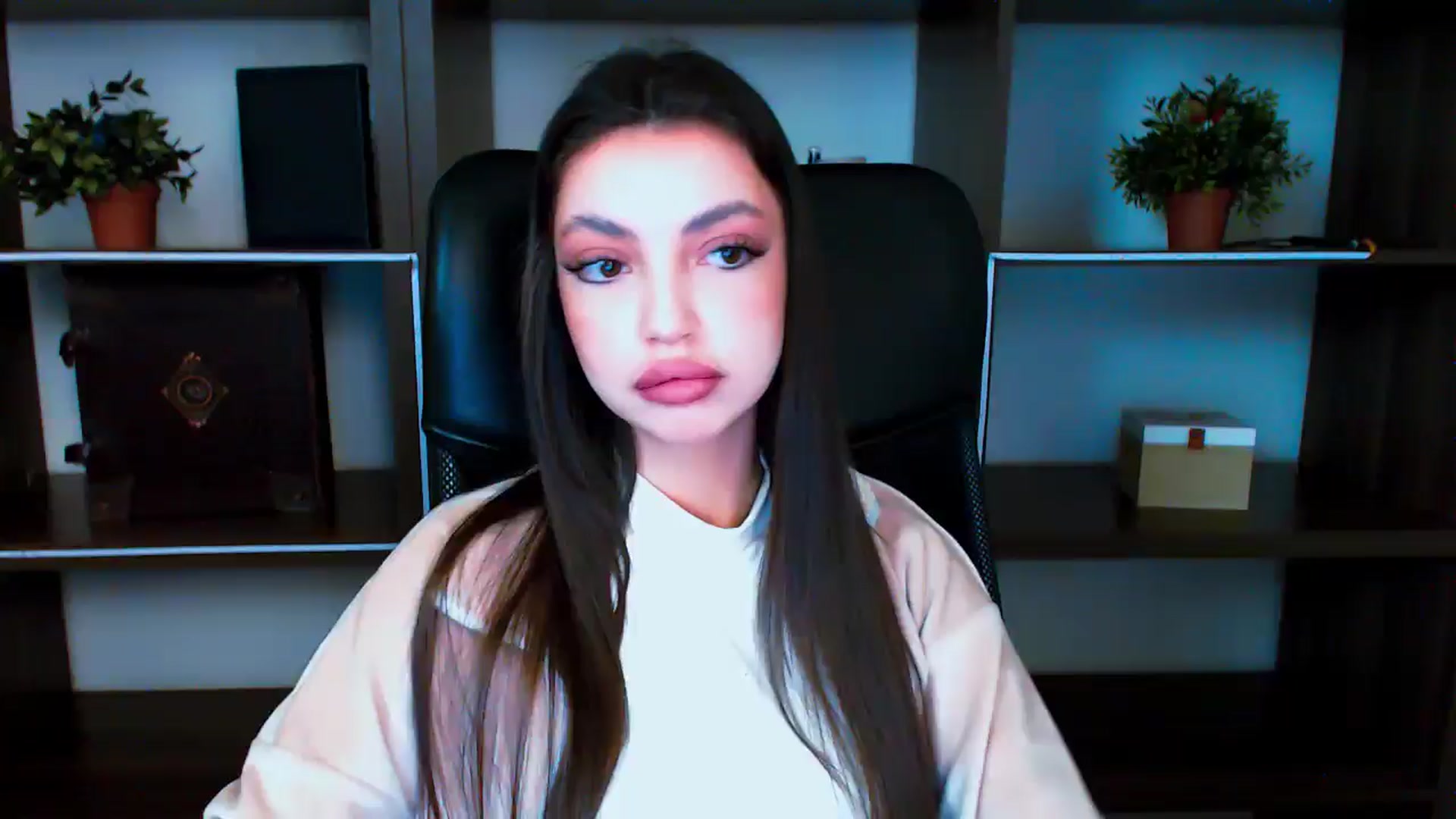 Gallery image thumbnail from Lexi_Jos's myfreecams stream on, 05/19/2025, 15:00 image 6 of 20