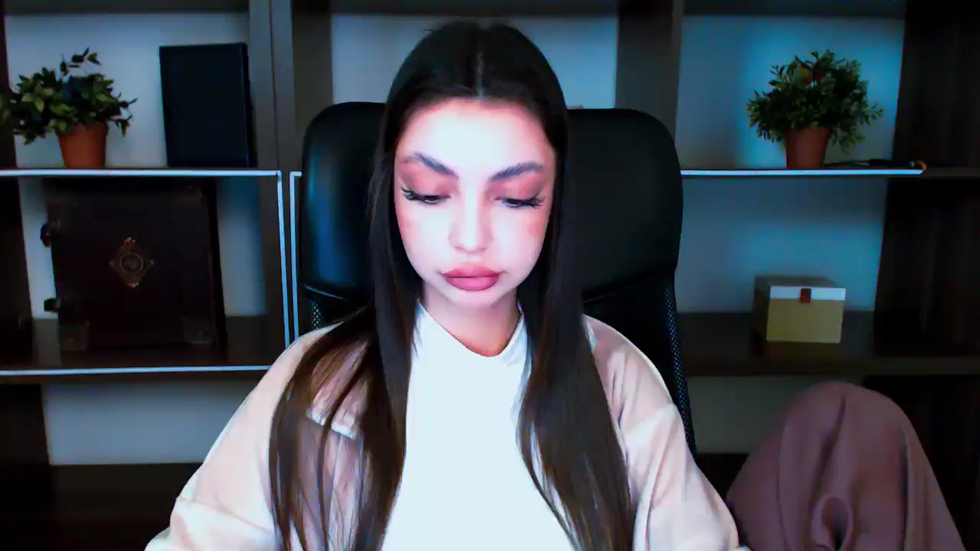 Gallery image thumbnail from Lexi_Jos's myfreecams stream on, 05/19/2025, 15:00 image 5 of 20