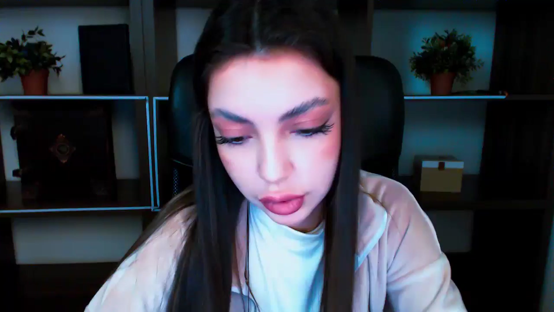 Gallery image thumbnail from Lexi_Jos's myfreecams stream on, 05/19/2025, 15:00 image 19 of 20
