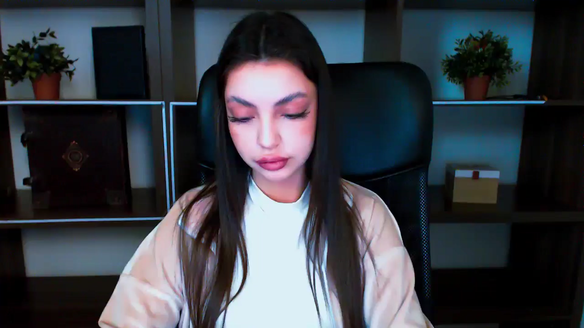 Gallery image thumbnail from Lexi_Jos's myfreecams stream on, 05/19/2025, 15:00 image 16 of 20