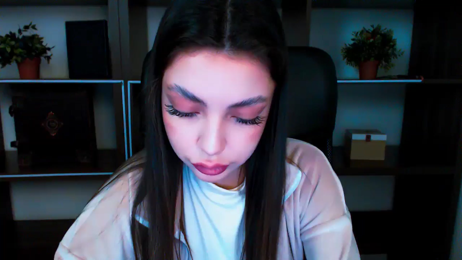 Gallery image thumbnail from Lexi_Jos's myfreecams stream on, 05/19/2025, 15:00 image 20 of 20