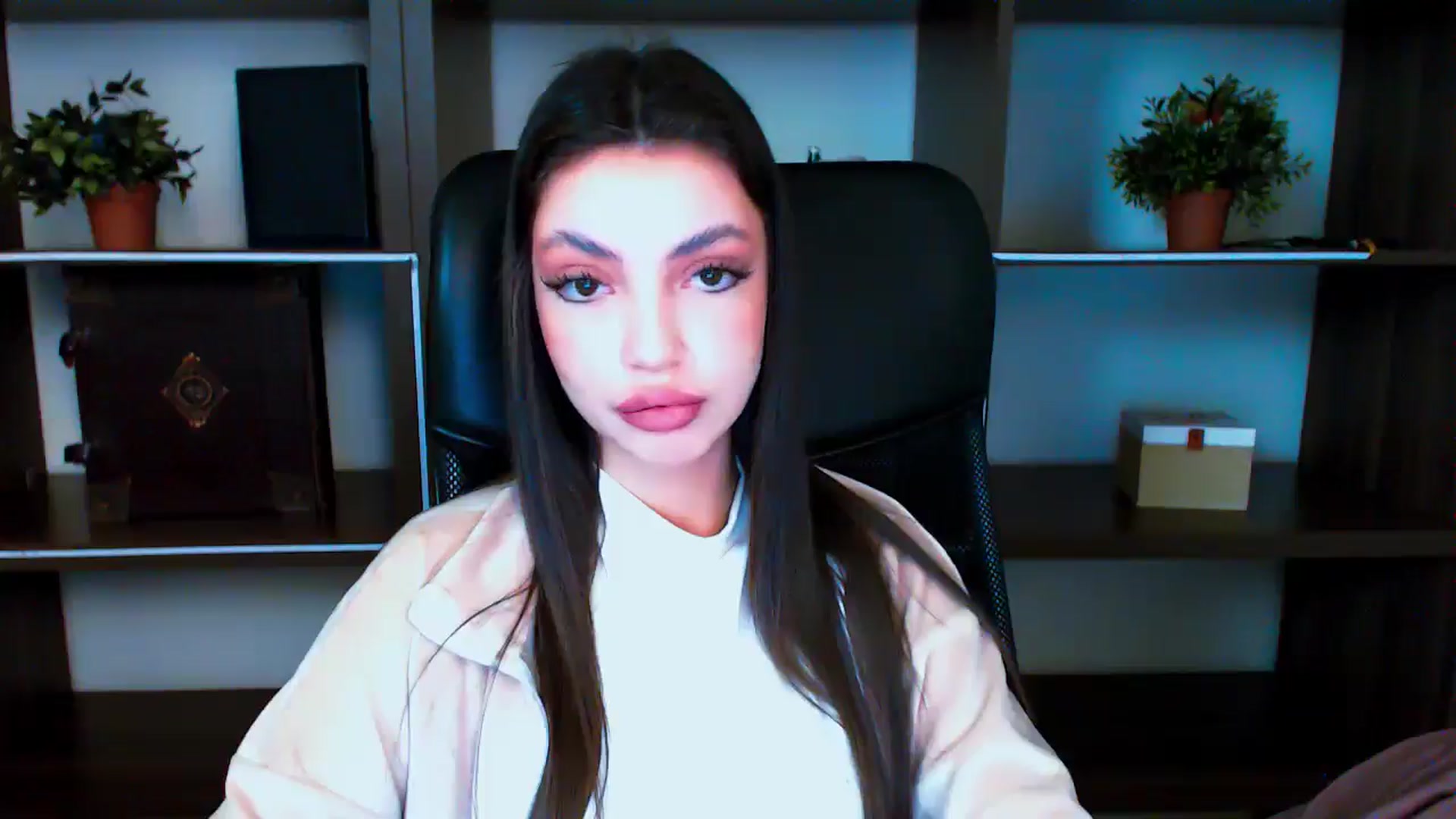 Gallery image thumbnail from Lexi_Jos's myfreecams stream on, 05/19/2025, 15:00 image 10 of 20