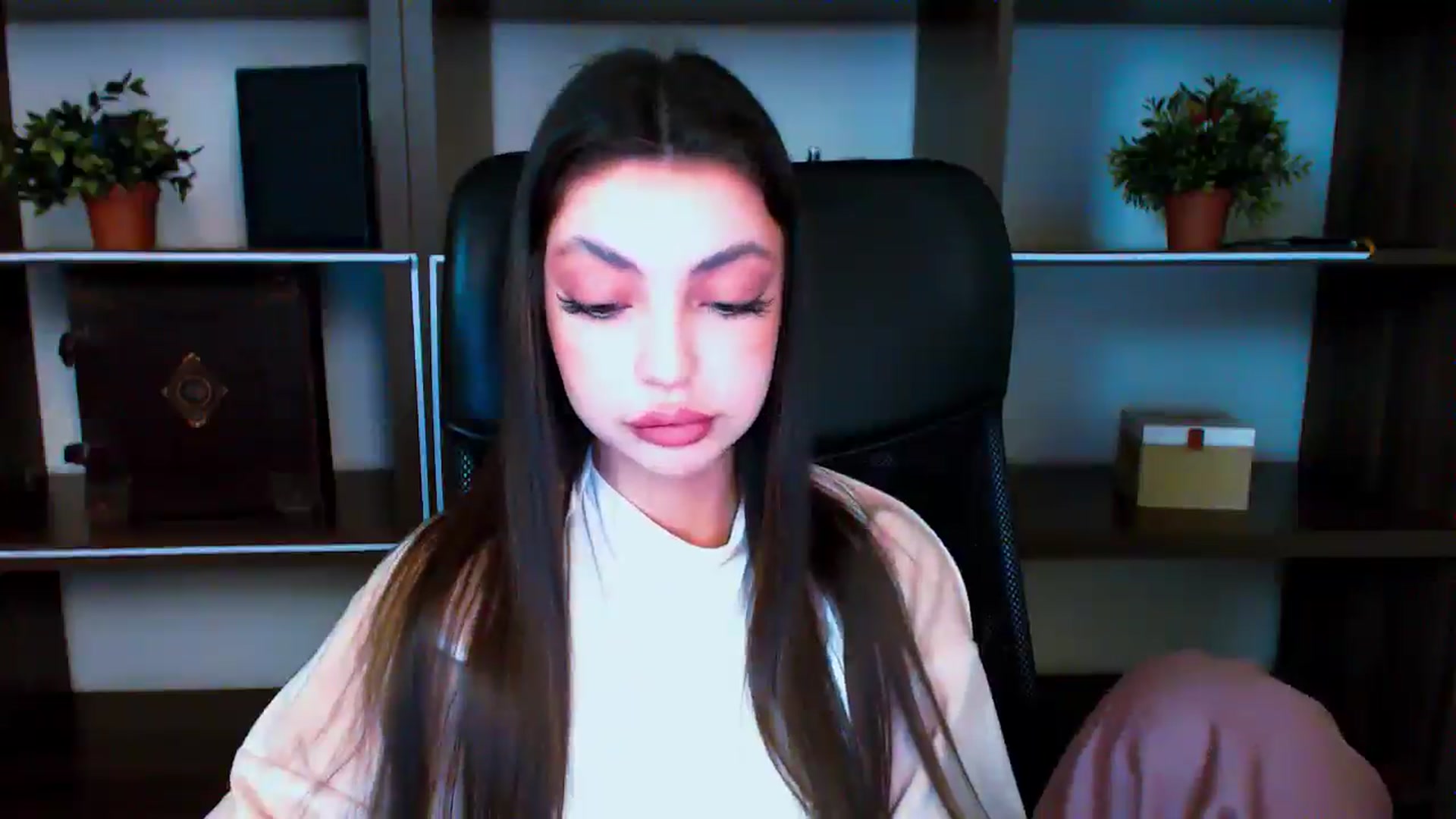 Gallery image thumbnail from Lexi_Jos's myfreecams stream on, 05/19/2025, 15:00 image 12 of 20