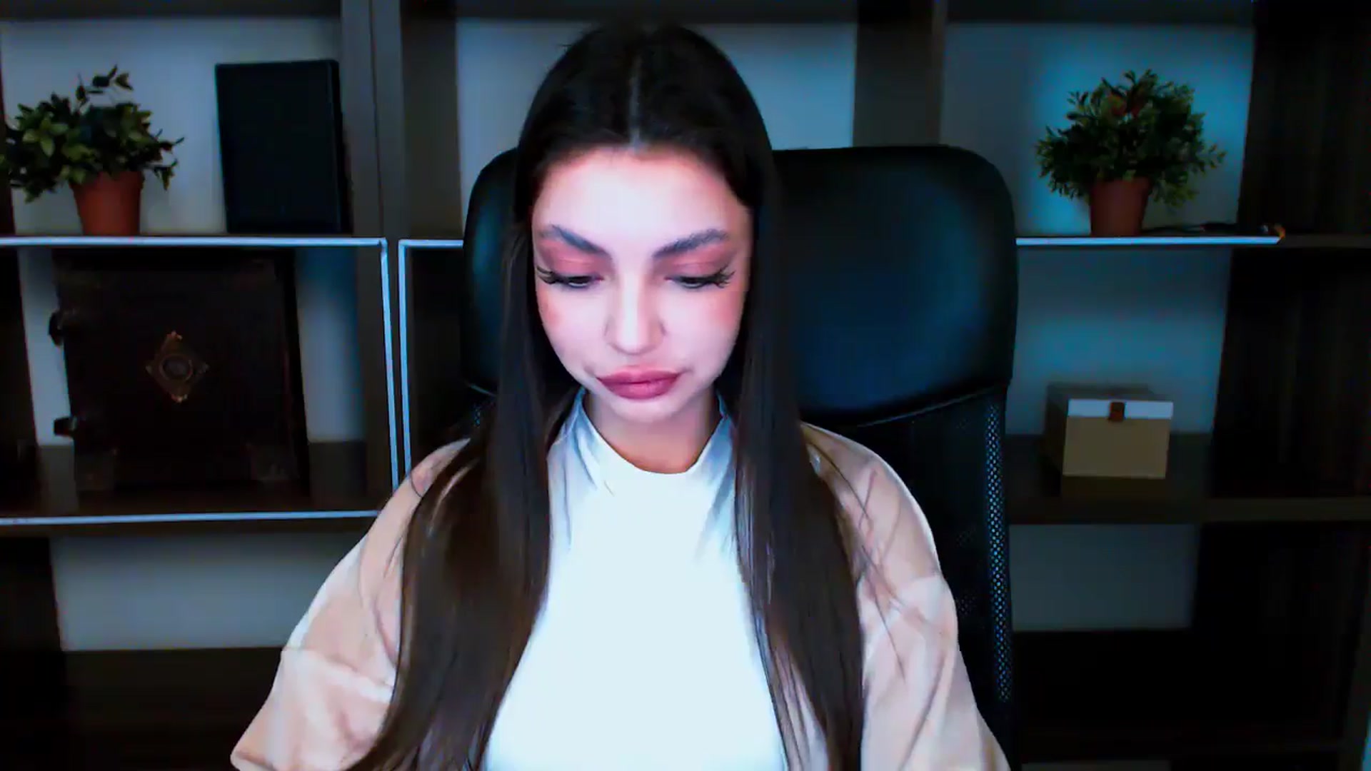 Gallery image thumbnail from Lexi_Jos's myfreecams stream on, 05/19/2025, 15:00 image 15 of 20