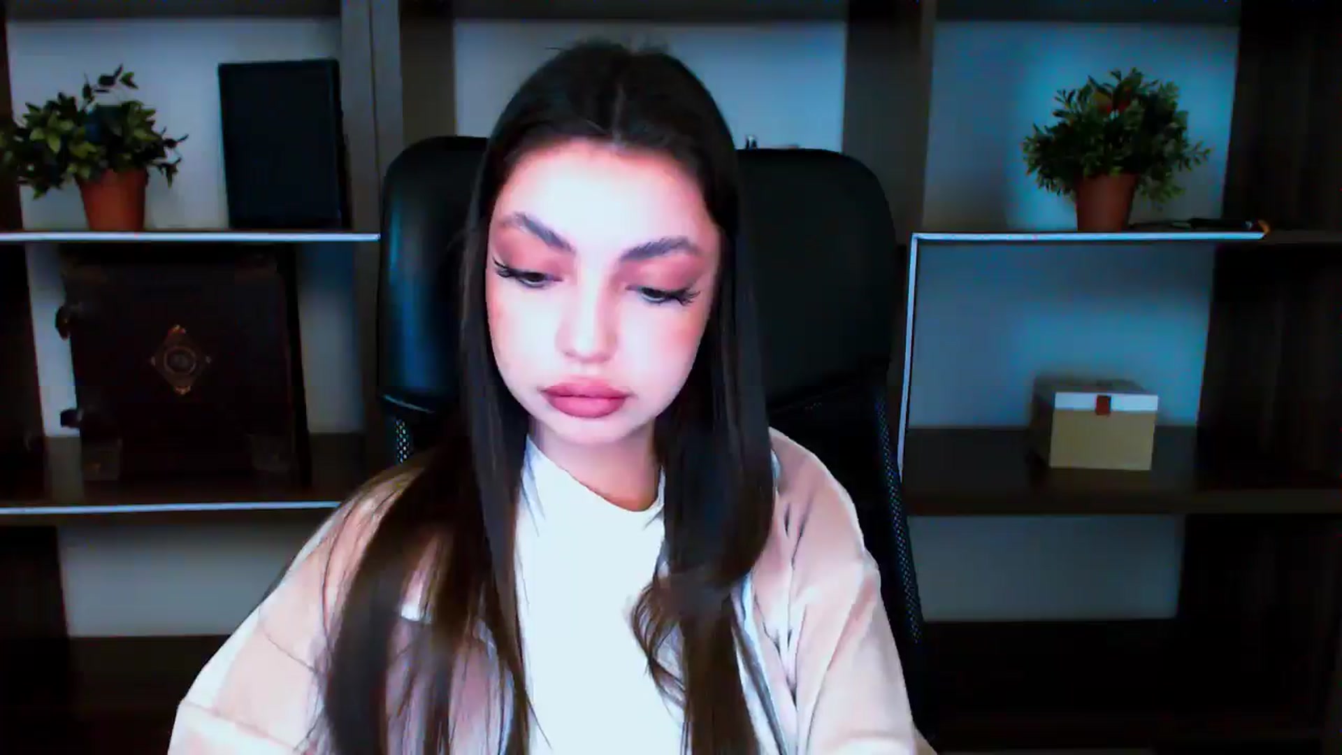 Gallery image thumbnail from Lexi_Jos's myfreecams stream on, 05/19/2025, 15:00 image 9 of 20
