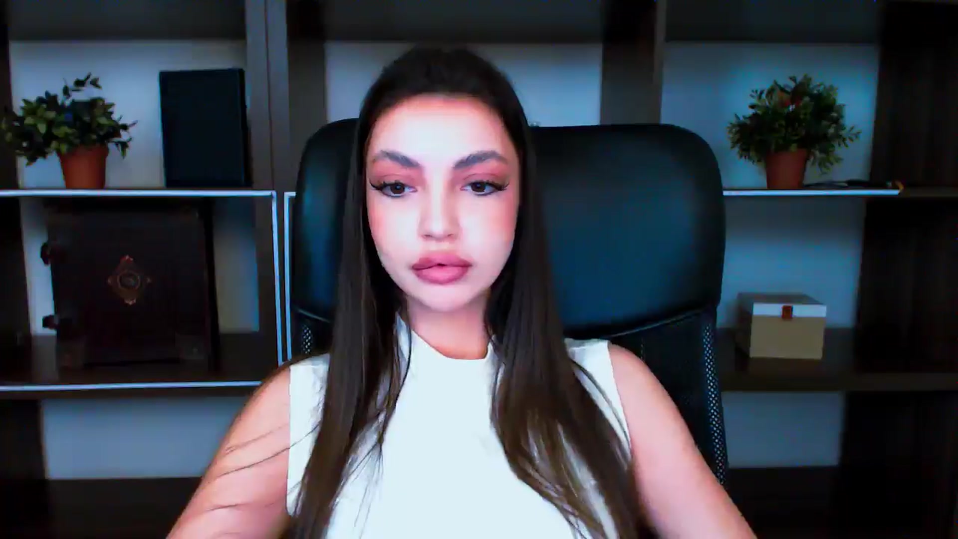 Gallery image thumbnail from Lexi_Jos's myfreecams stream on, 05/19/2025, 16:01 image 17 of 20