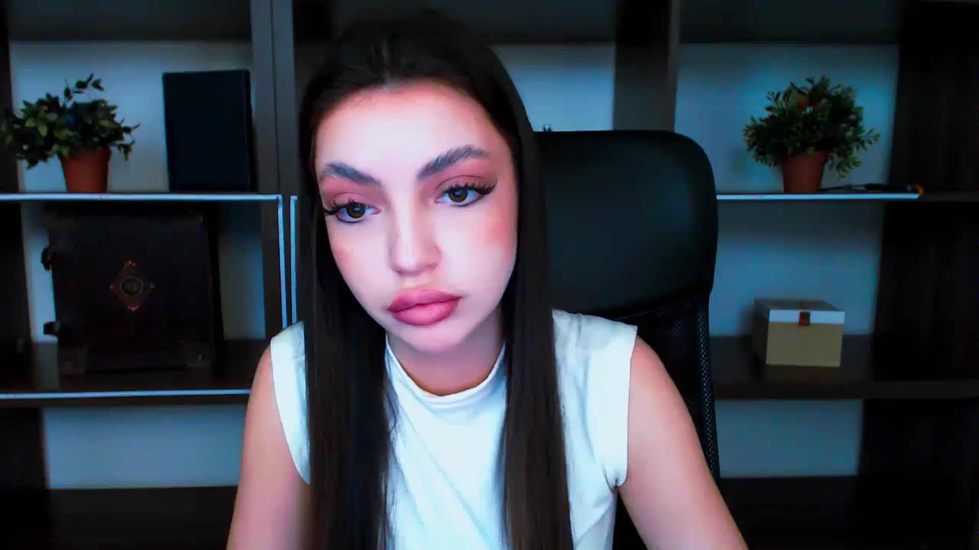 Gallery image thumbnail from Lexi_Jos's myfreecams stream on, 05/19/2025, 16:01 image 5 of 20