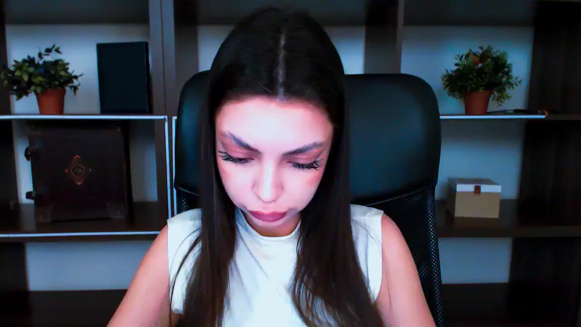 Gallery image thumbnail from Lexi_Jos's myfreecams stream on, 05/19/2025, 16:01 image 8 of 20