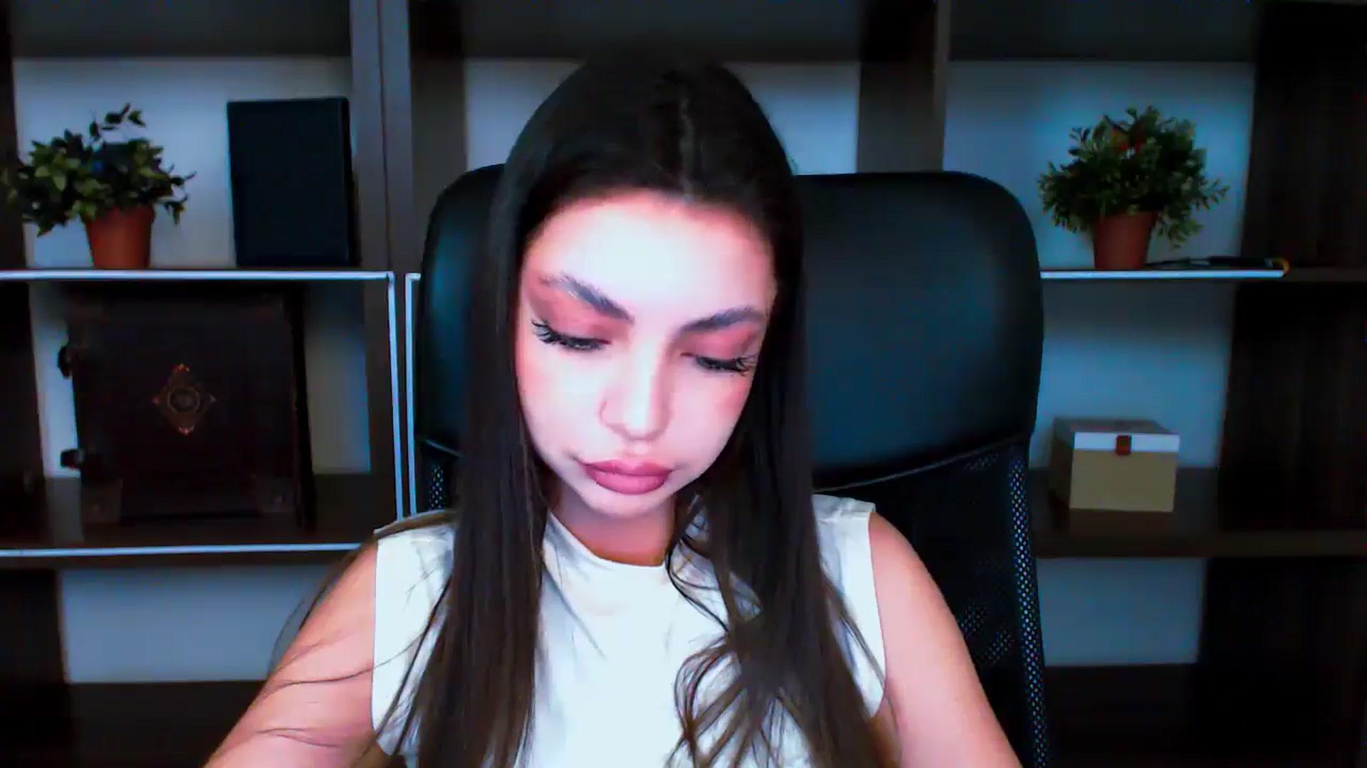 Gallery image thumbnail from Lexi_Jos's myfreecams stream on, 05/19/2025, 16:01 image 16 of 20