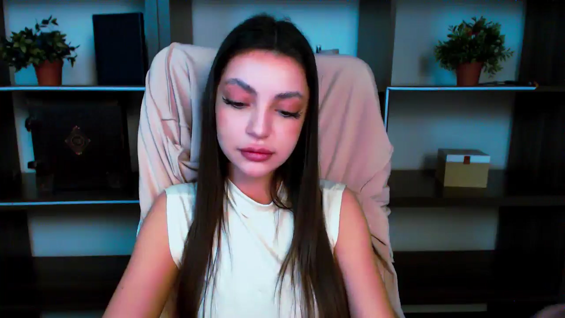 Gallery image thumbnail from Lexi_Jos's myfreecams stream on, 05/19/2025, 18:39 image 20 of 20