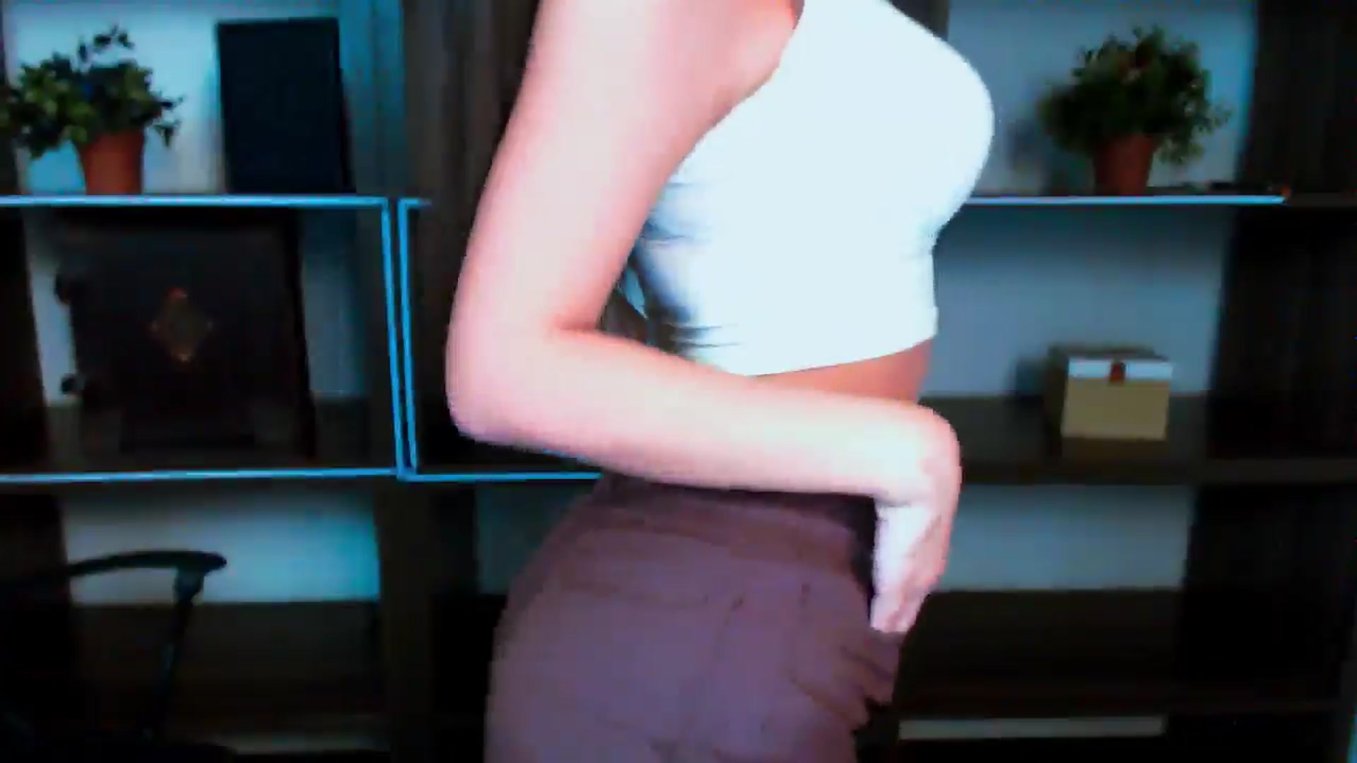 Gallery image thumbnail from Lexi_Jos's myfreecams stream on, 05/19/2025, 18:39 image 13 of 20