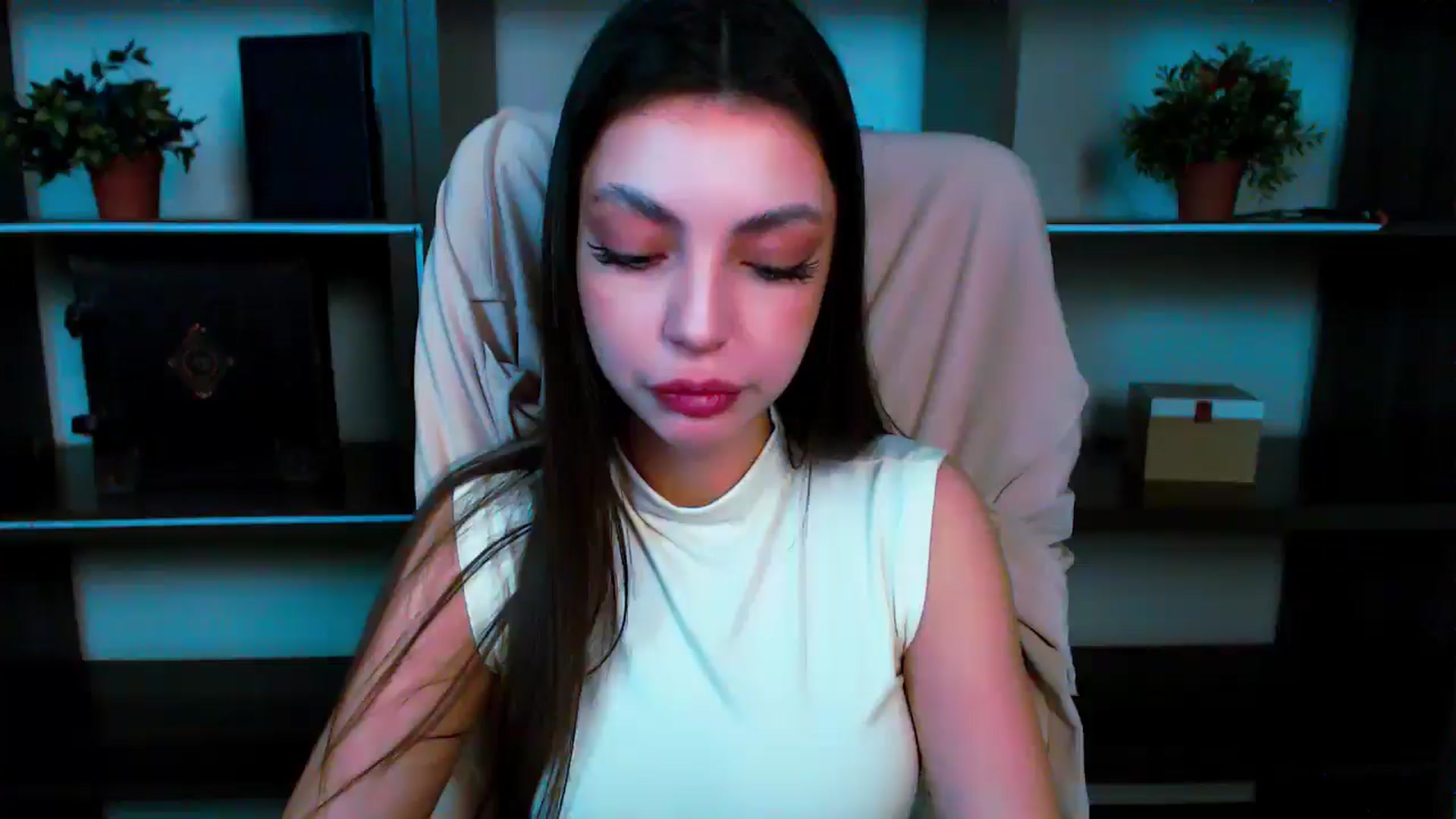Gallery image thumbnail from Lexi_Jos's myfreecams stream on, 05/19/2025, 18:39 image 17 of 20