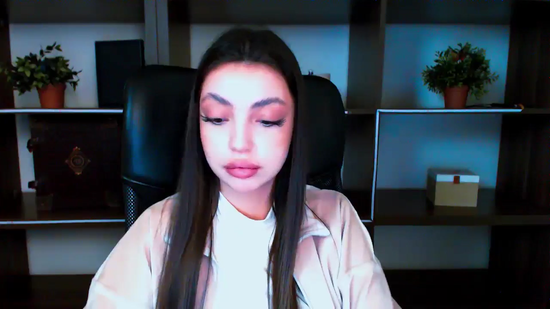 Gallery image thumbnail from Lexi_Jos's myfreecams stream on, 05/19/2025, 18:39 image 5 of 20